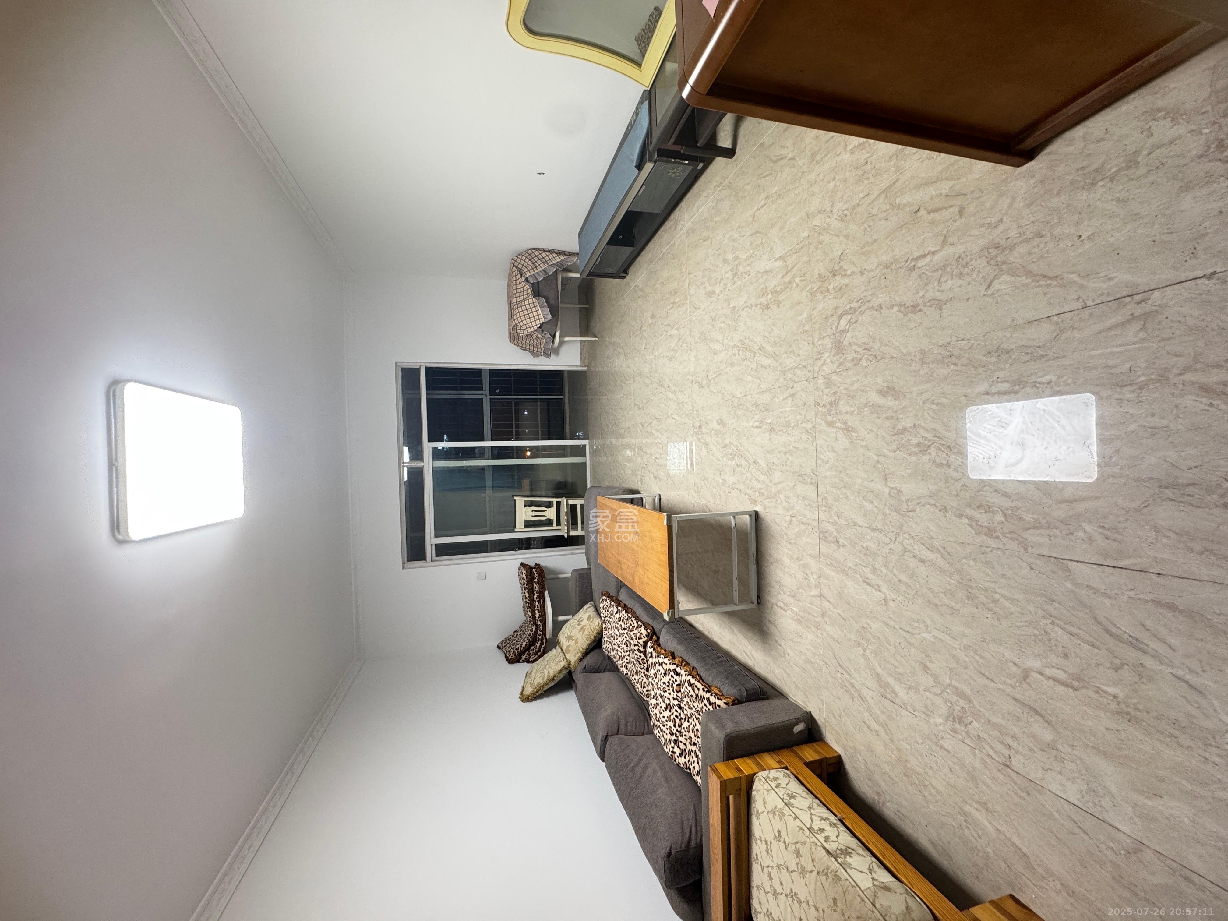 理工大学职工单位房青年汇  3室2厅2卫    2400.0元/月 理工大学职工单位房青年汇  3室2厅2卫    2400.0元/月室内图