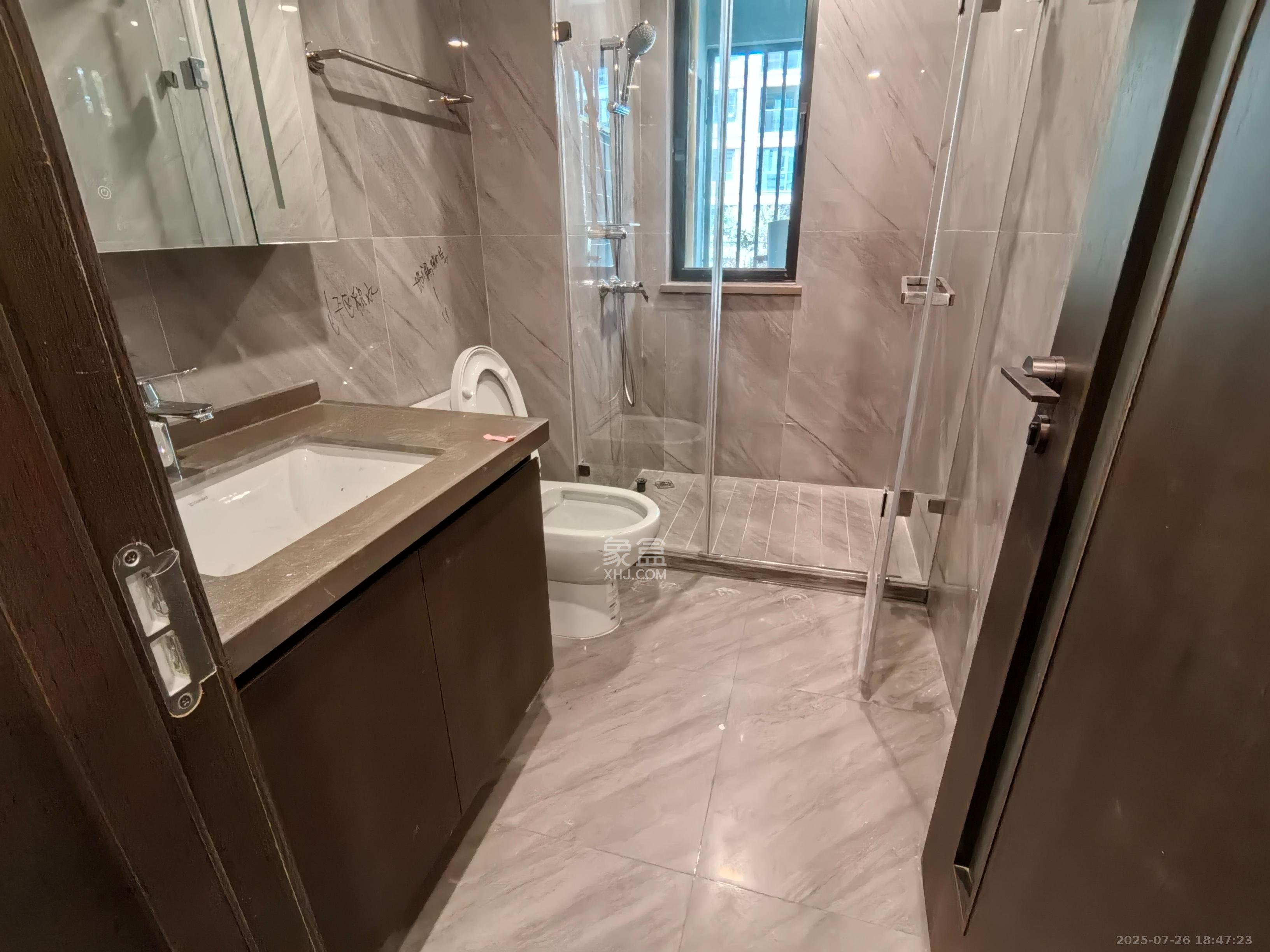 龙湖舜山府  4室2厅2卫    6000.0元/月室内图