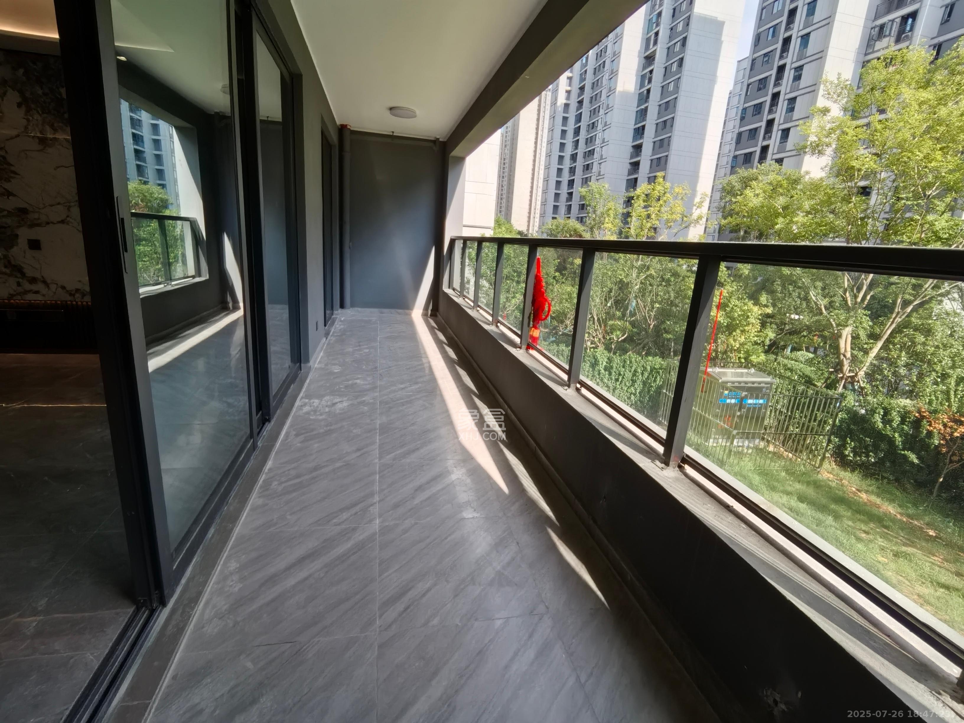 龙湖舜山府  4室2厅2卫    6000.0元/月室内图