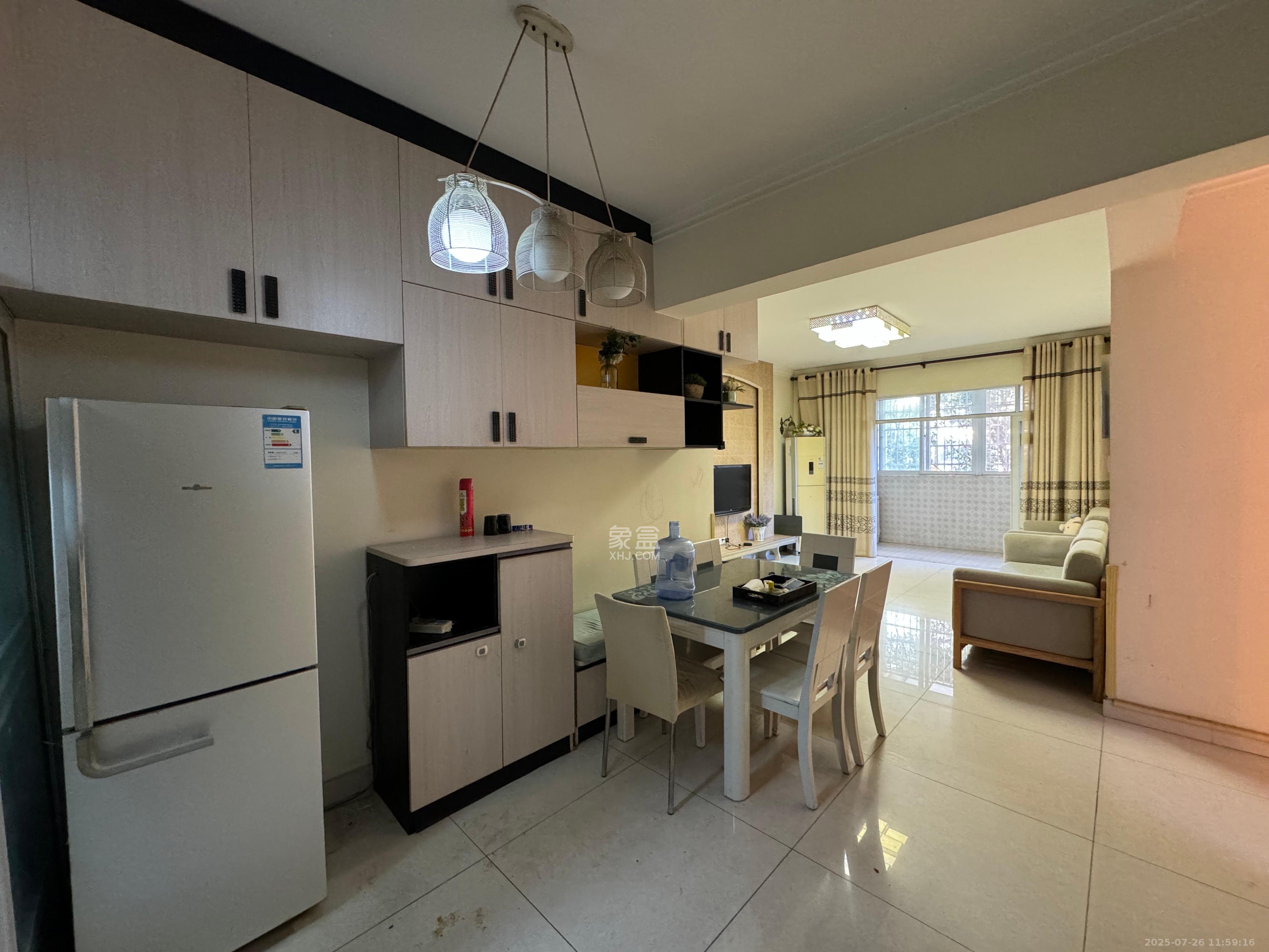 楚天中苑 3室2厅2卫 2000.0元/月 楚天中苑 3室2厅2卫 2000.0元/月室内图