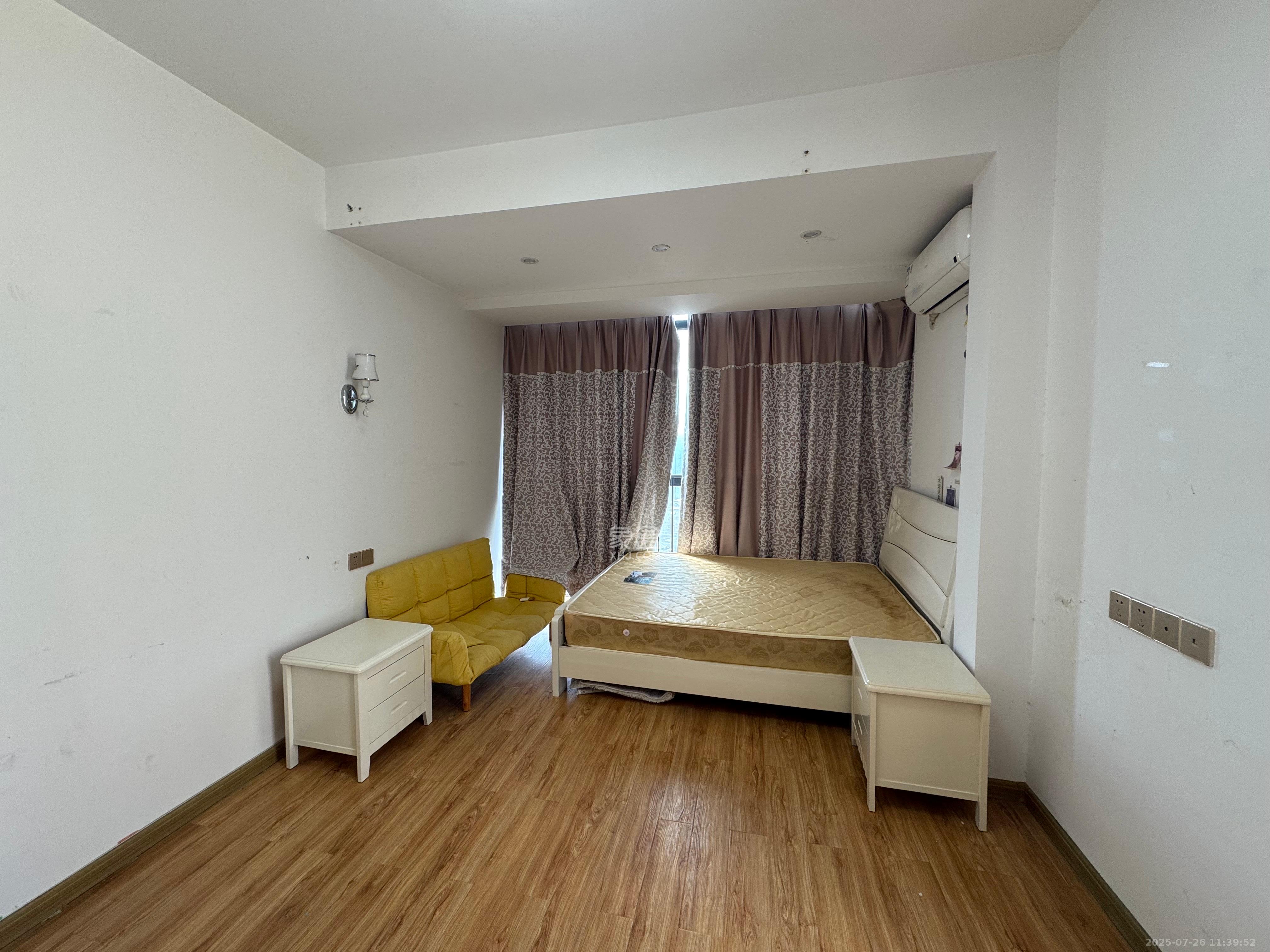 金土地第一湾 4室2厅2卫 3500.0元/月 金土地第一湾 4室2厅2卫 3500.0元/月室内图