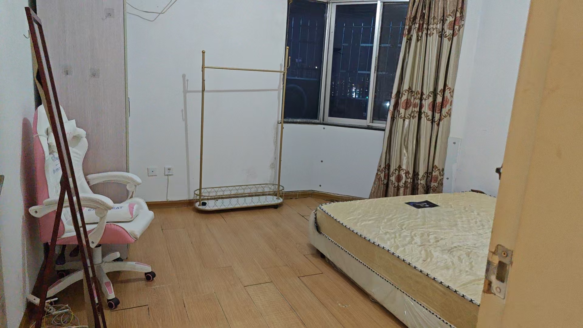 富南公寓 1室1厅1卫 1400.0元/月 富南公寓 1室1厅1卫 1400.0元/月室内图