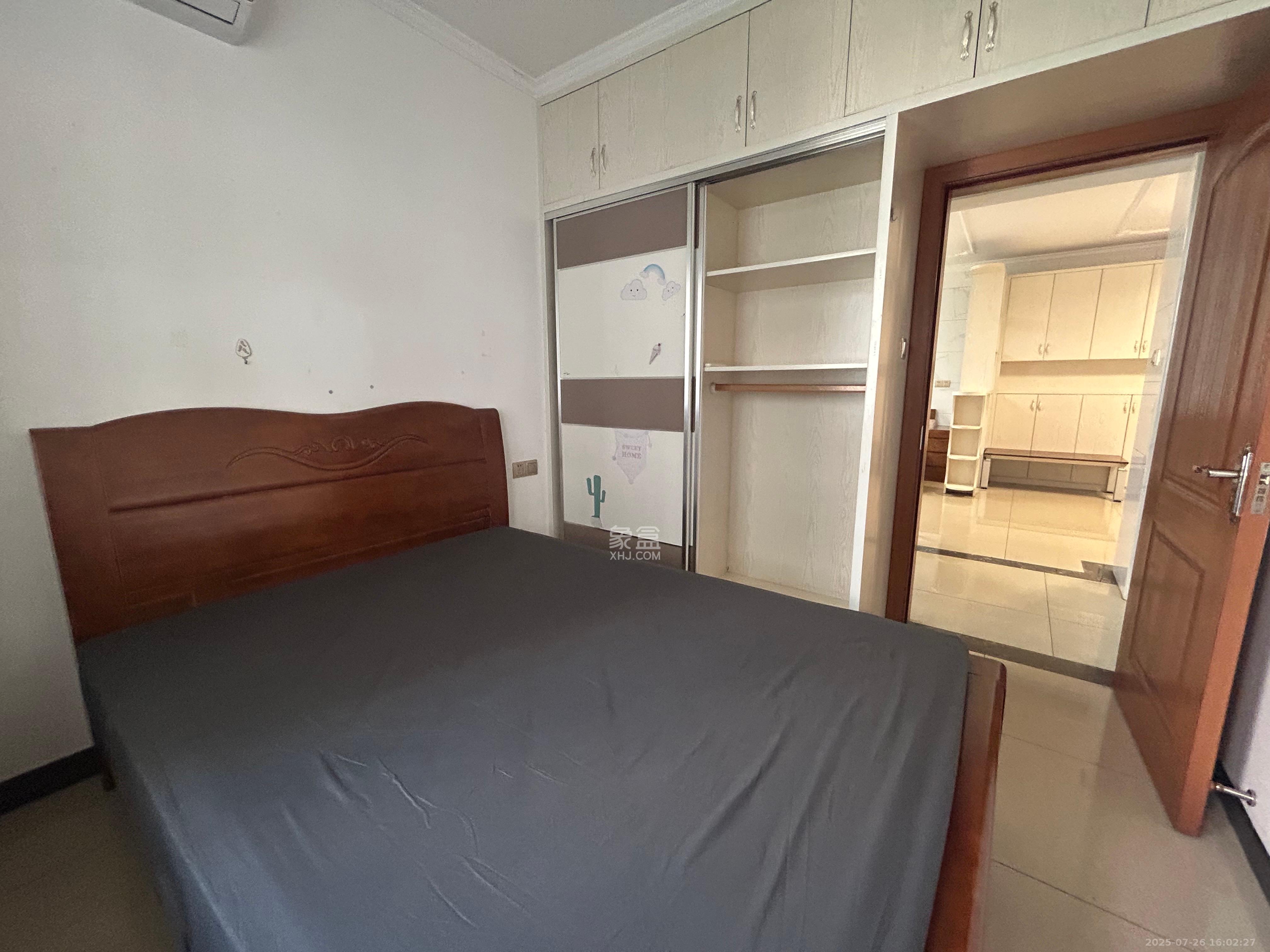 和康园小区 3室2厅1卫 2100.0元/月 和康园小区 3室2厅1卫 2100.0元/月室内图