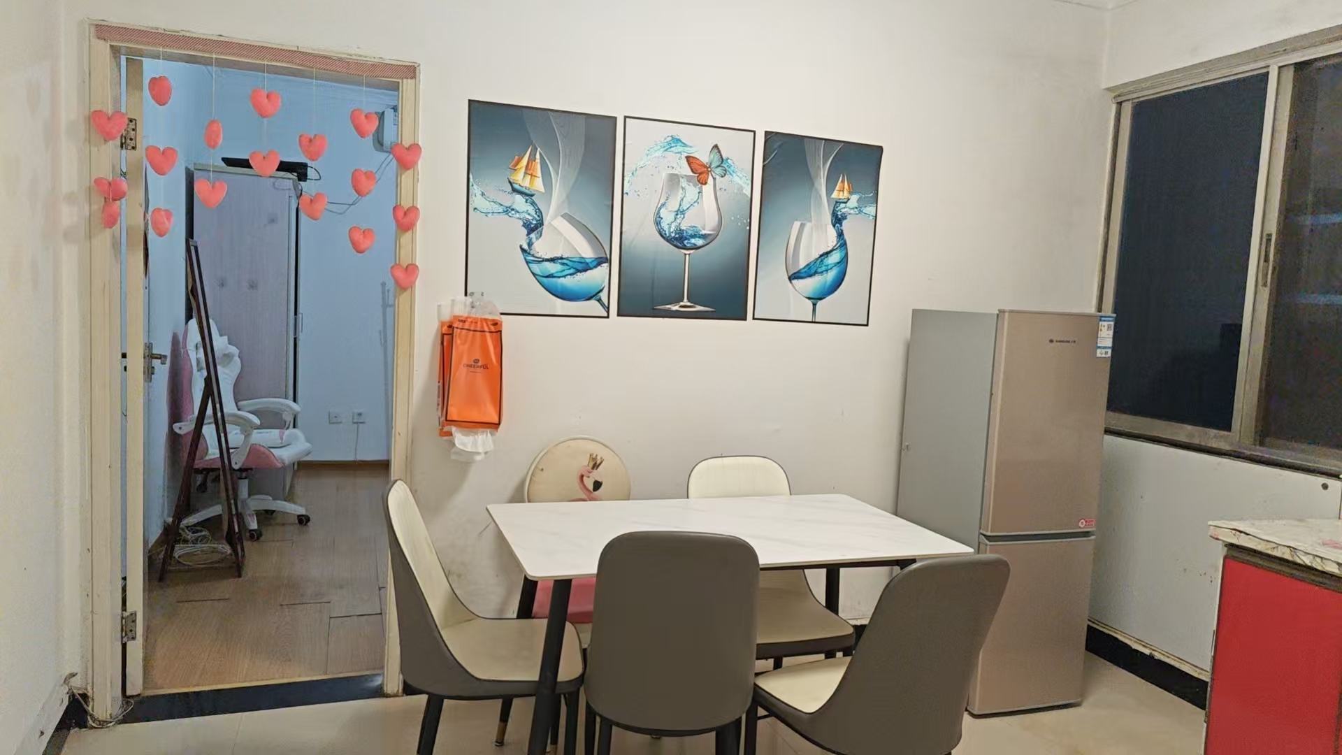 富南公寓 1室1厅1卫 1400.0元/月 富南公寓 1室1厅1卫 1400.0元/月室内图