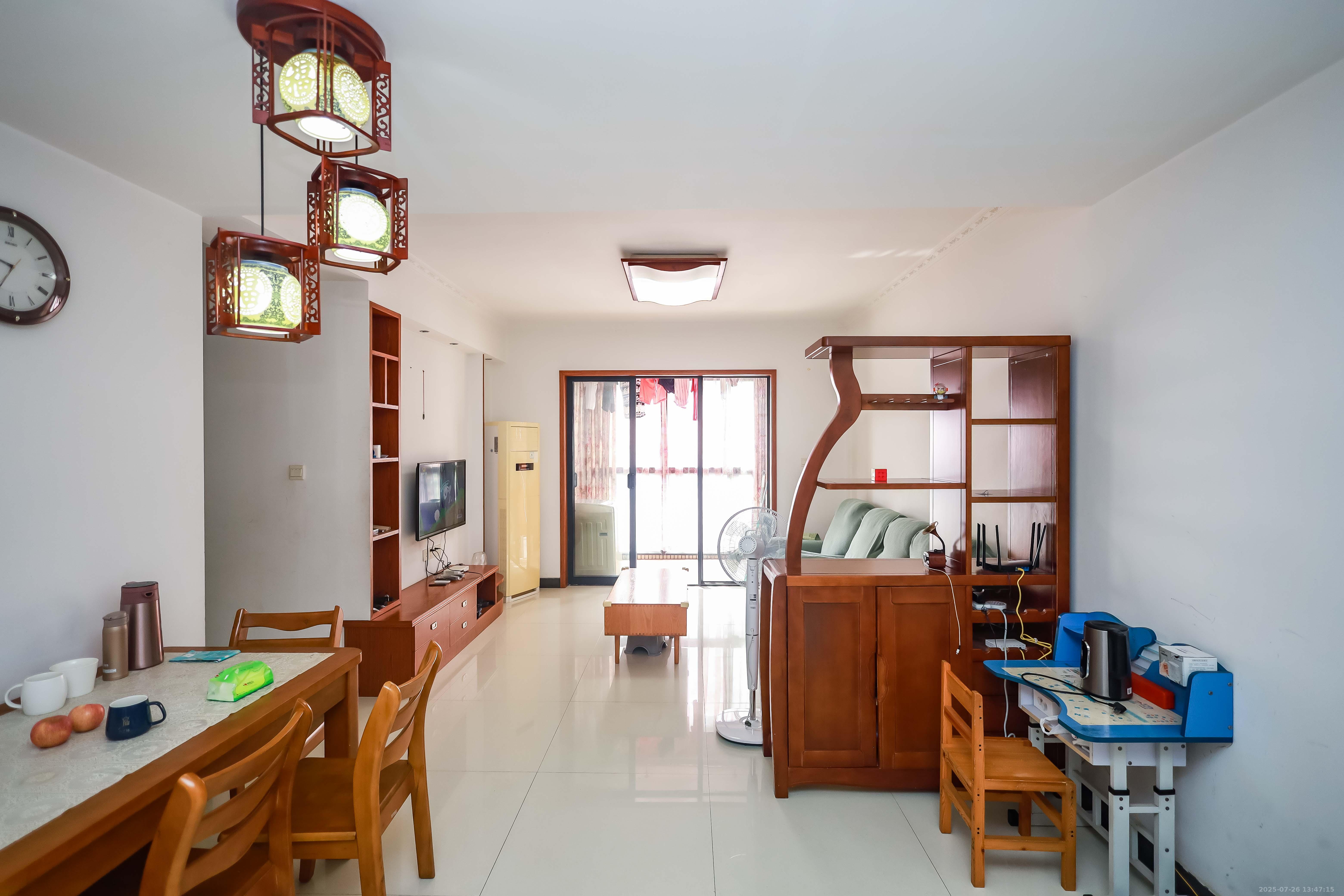 莱茵城 3室2厅2卫 72.0万 莱茵城 3室2厅2卫 72.0万客厅