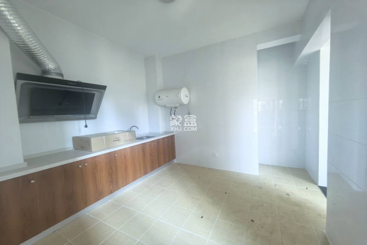 华盛御品 5室2厅3卫 300.0万 华盛御品 5室2厅3卫 300.0万室内图