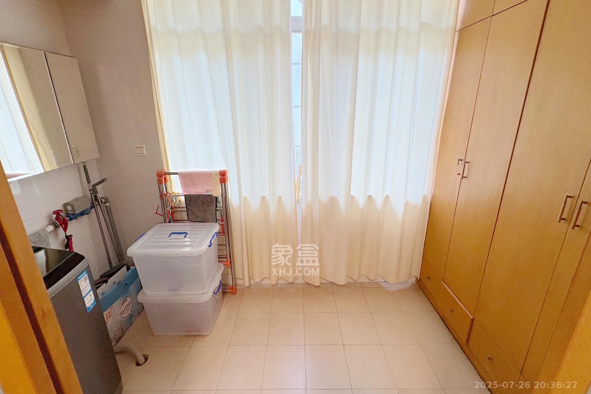 省公安厅  3室2厅1卫    129.8万阳台