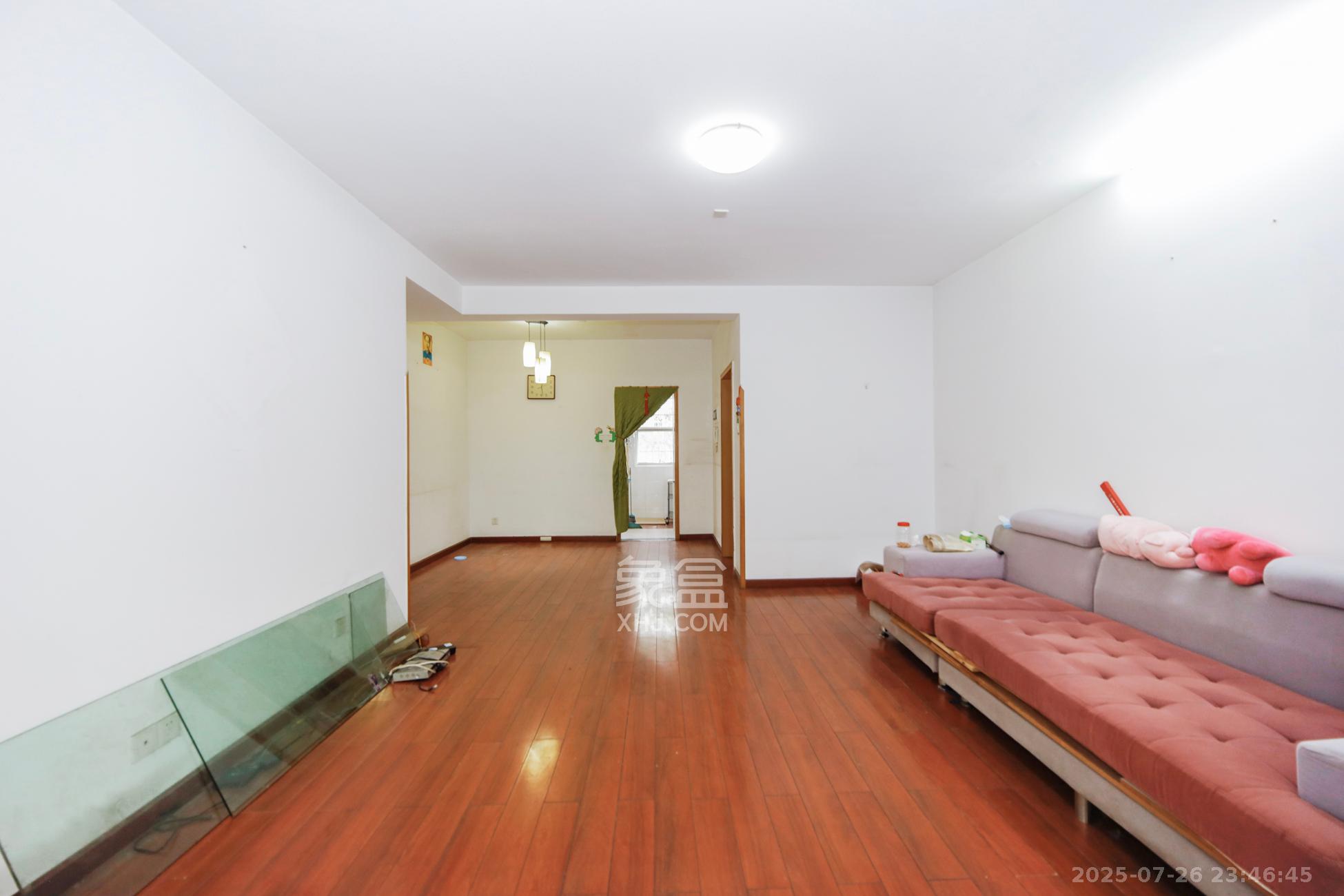 山水庭院  2室2厅1卫    56.0万 山水庭院  2室2厅1卫    56.0万客厅