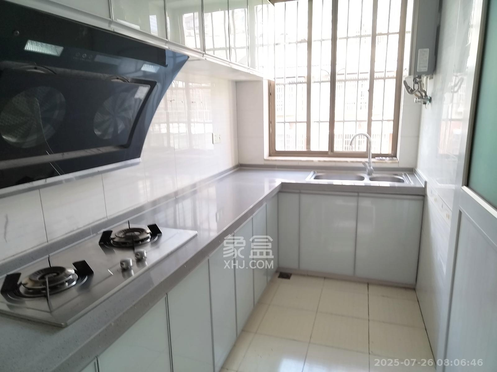 莲湖汽配城 4室2厅1卫 2500.0元/月 莲湖汽配城 4室2厅1卫 2500.0元/月室内图