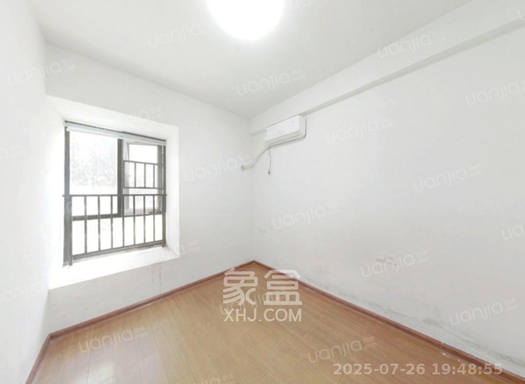 麓谷明珠  1室2厅1卫    2100.0元/月 麓谷明珠  1室2厅1卫    2100.0元/月室内图