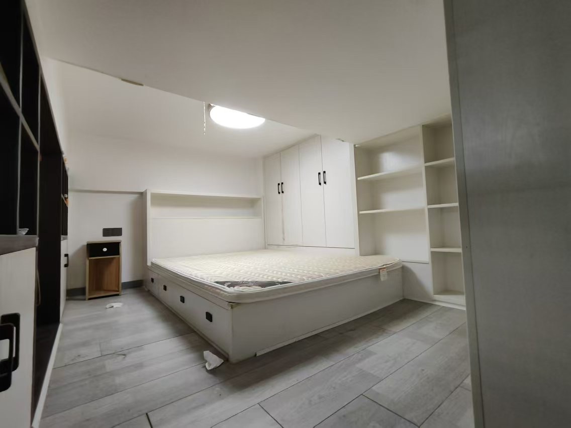百弘学府城  3室1厅1卫   1200.00元/月室内图