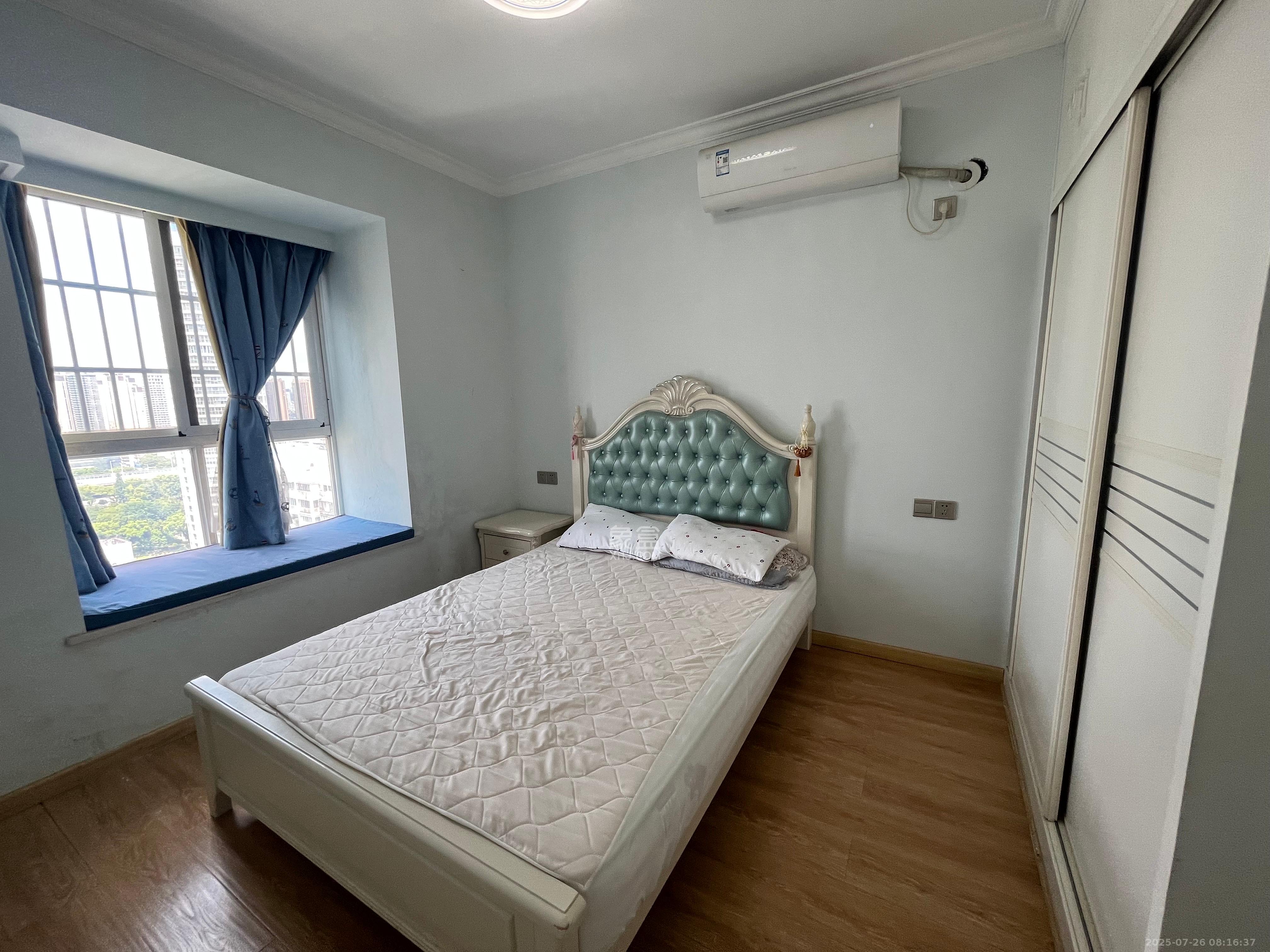 嘉盛华庭(一期、二期、三期) 5室2厅2卫 4000.0元/月 嘉盛华庭(一期、二期、三期) 5室2厅2卫 4000.0元/月室内图