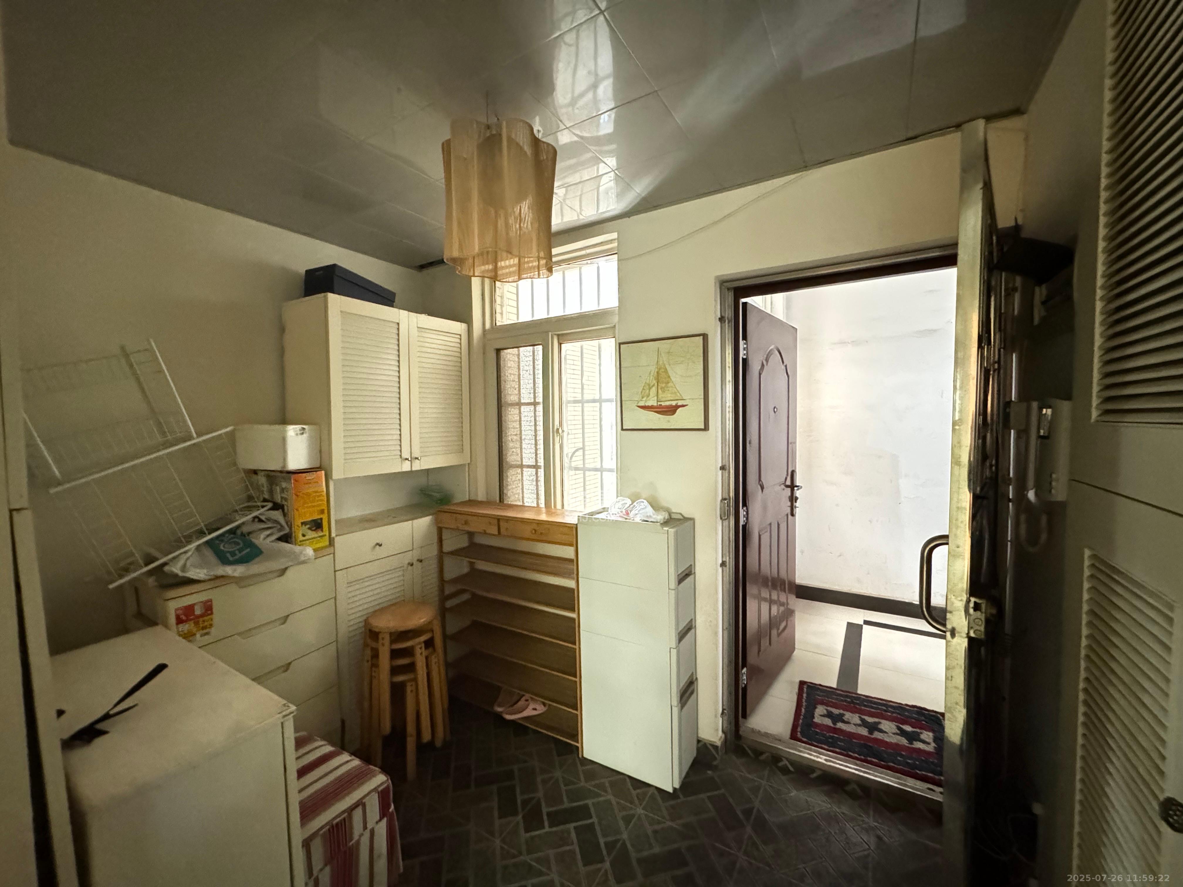 楚天中苑 3室2厅2卫 2000.0元/月 楚天中苑 3室2厅2卫 2000.0元/月室内图