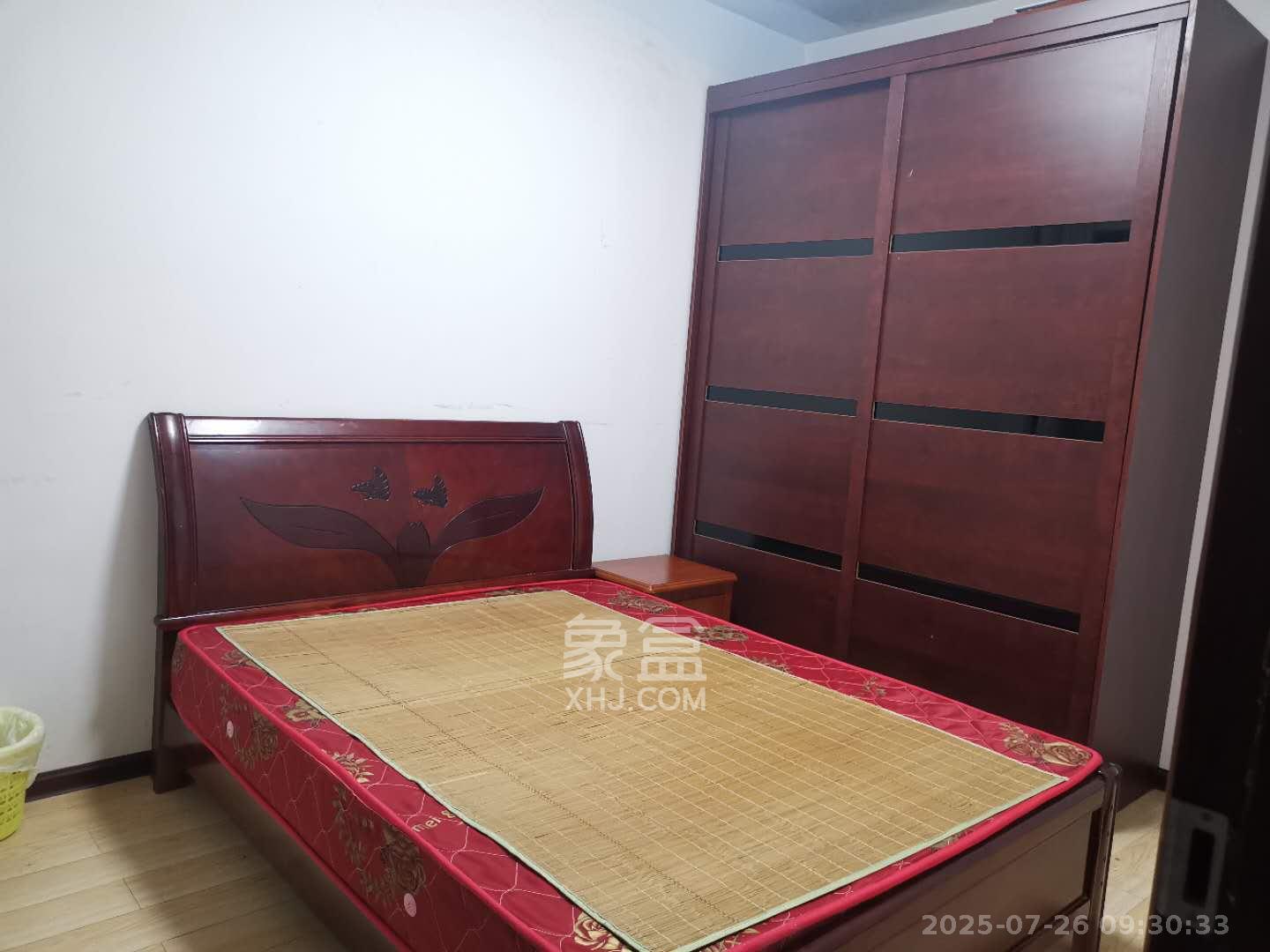 三一街区  3室2厅1卫    1300.0元/月室内图