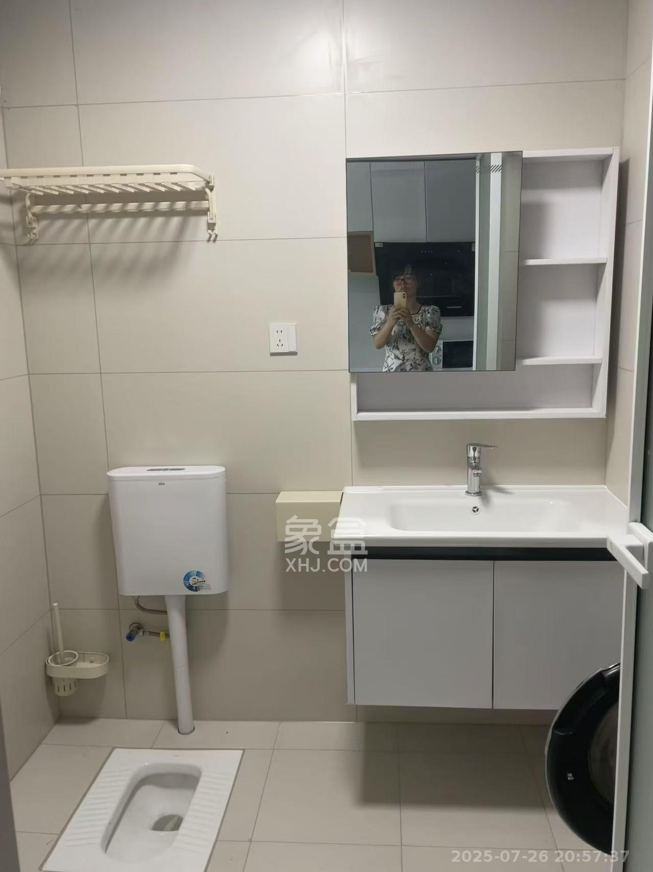 华润置地中心 1室0厅0卫 2500.0元/月 华润置地中心 1室0厅0卫 2500.0元/月室内图