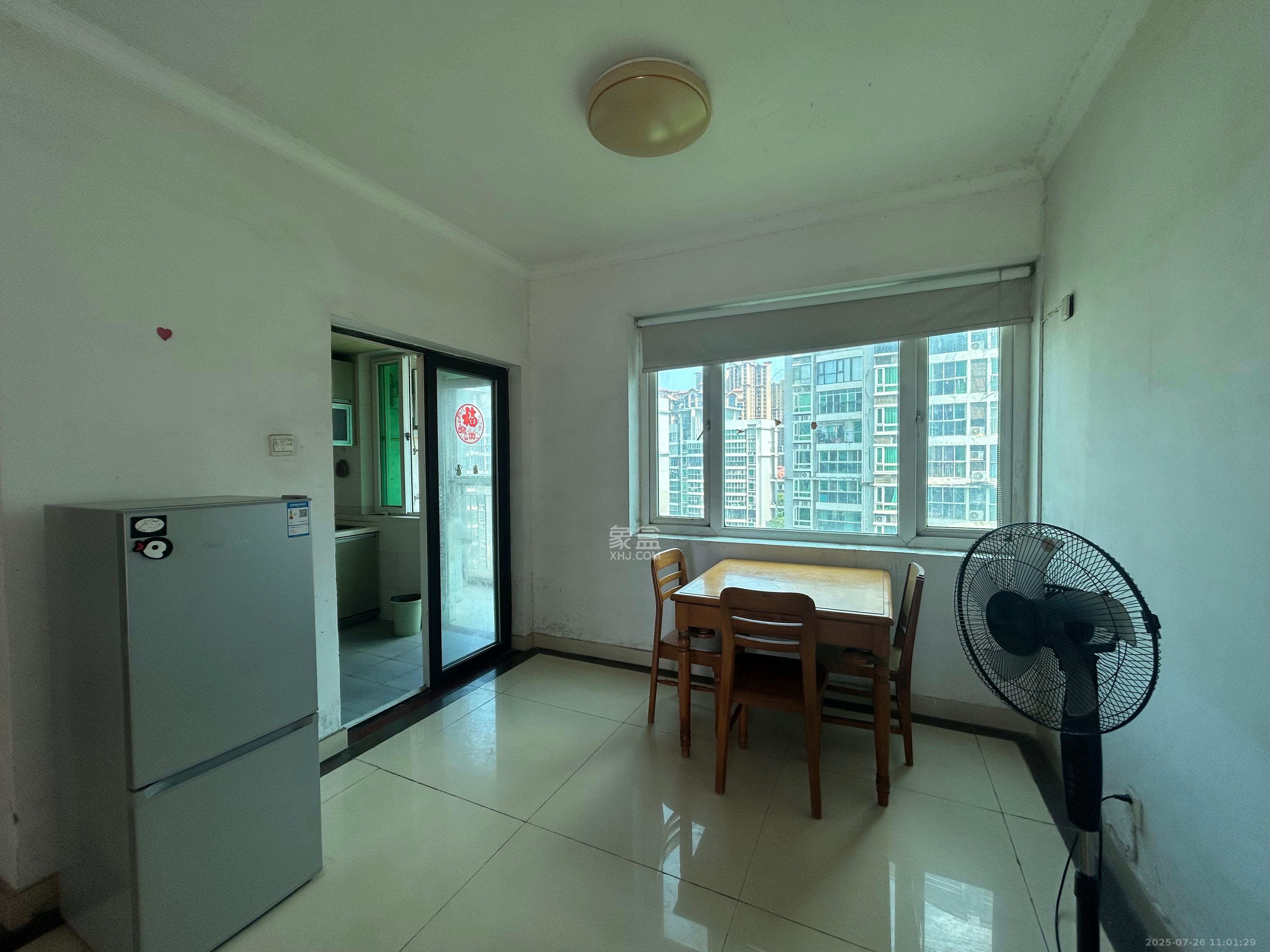 珠江花城一期桂苑  3室2厅2卫    2100.0元/月 珠江花城一期桂苑  3室2厅2卫    2100.0元/月室内图