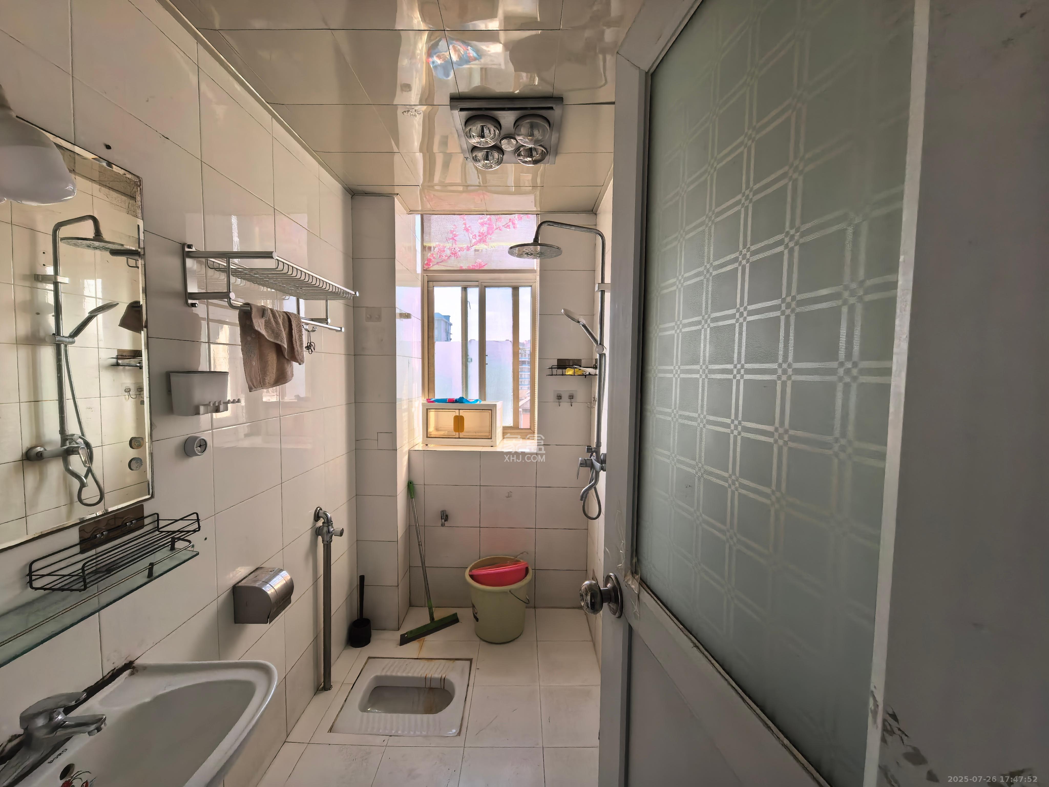 向阳湖安置小区 3室2厅2卫 2900.0元/月 向阳湖安置小区 3室2厅2卫 2900.0元/月室内图