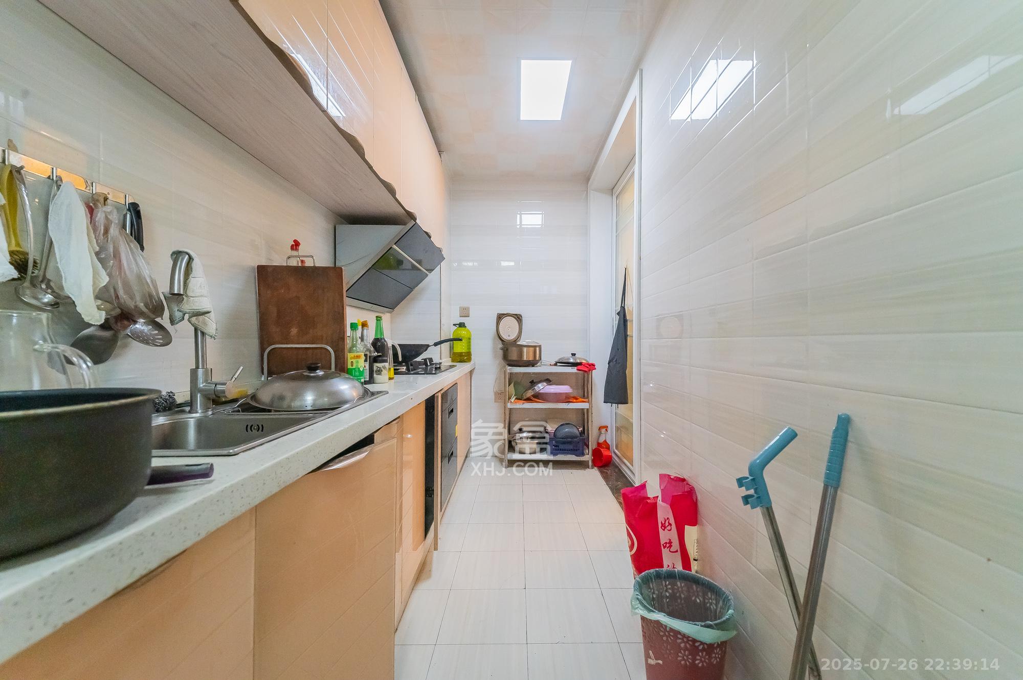 海伦春天 3室2厅1卫 72.8万 海伦春天 3室2厅1卫 72.8万厨房