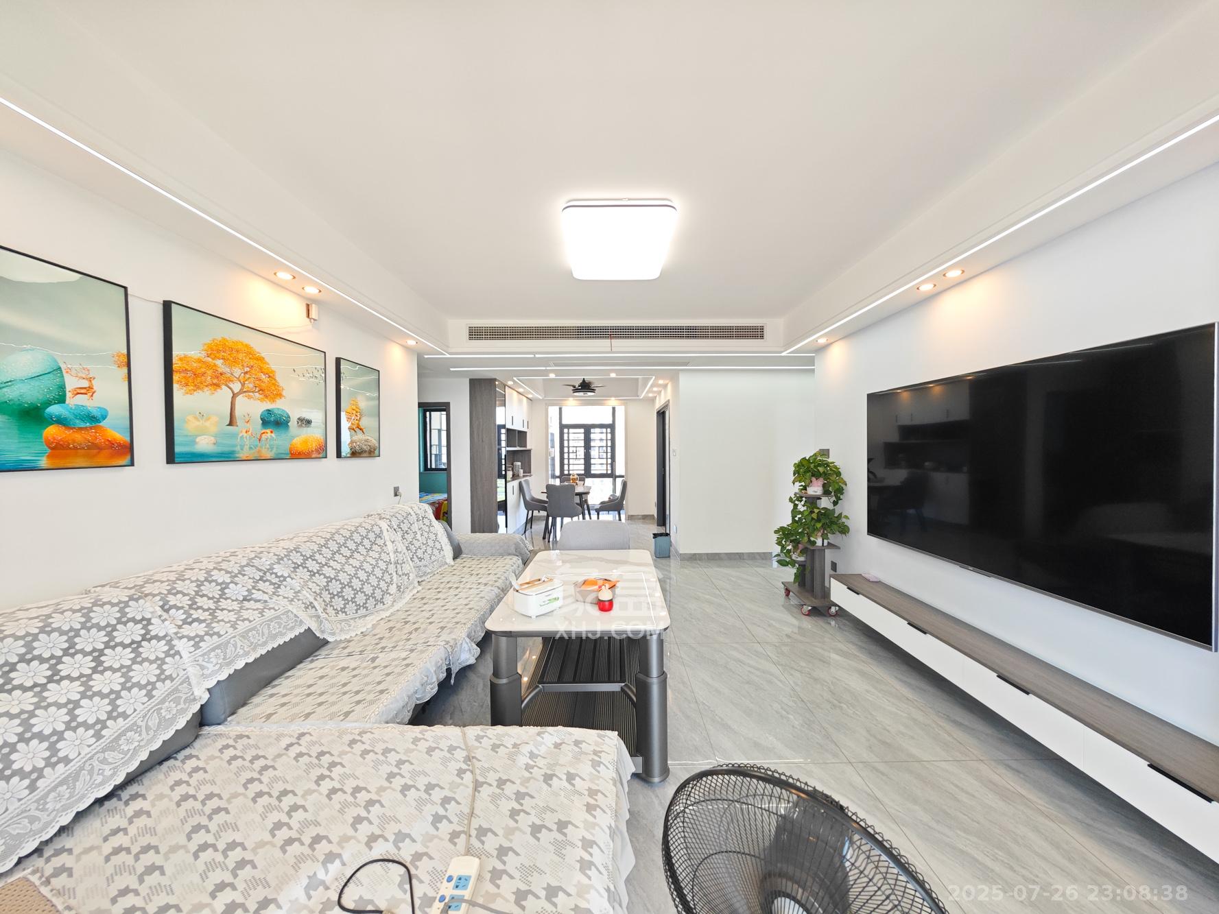 星发东宸花园 4室2厅2卫 111.8万 星发东宸花园 4室2厅2卫 111.8万客厅