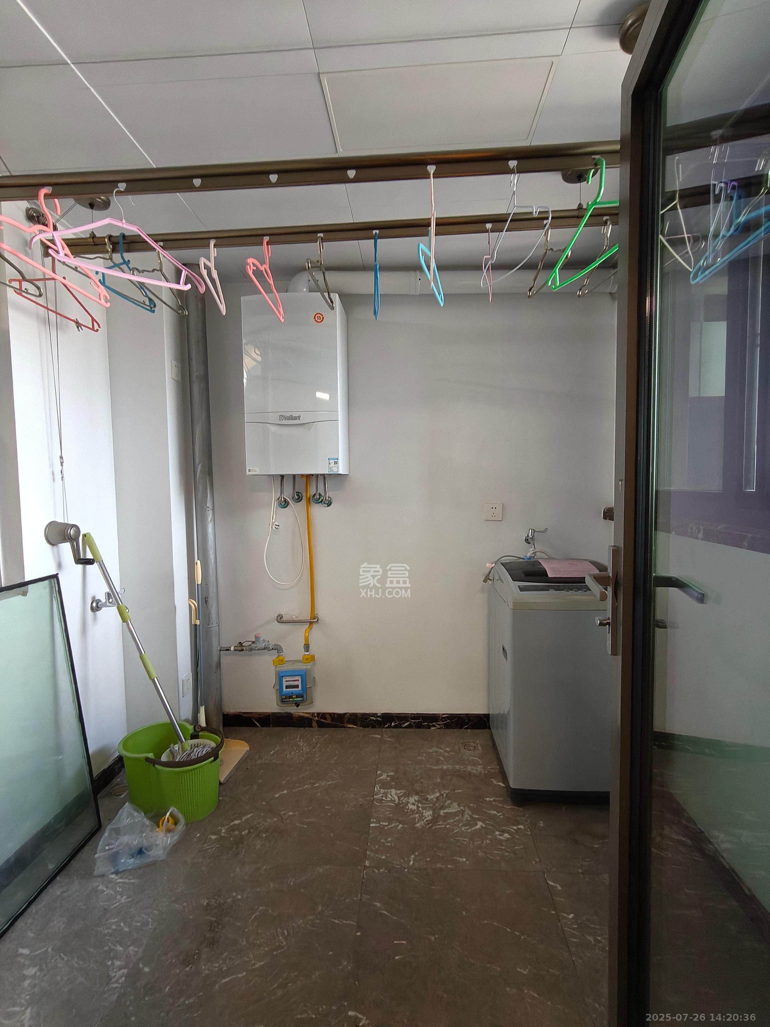 中隆国际嘉熙中心 3室2厅2卫 6800.0元/月 中隆国际嘉熙中心 3室2厅2卫 6800.0元/月室内图