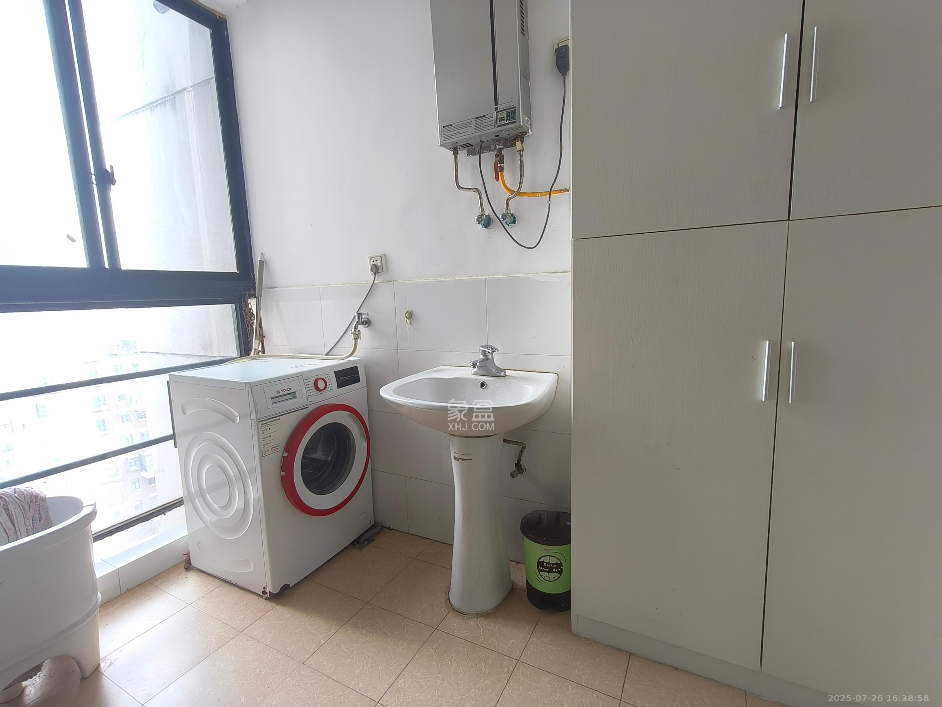 鑫远湘府华城  3室2厅1卫    2580.0元/月室内图