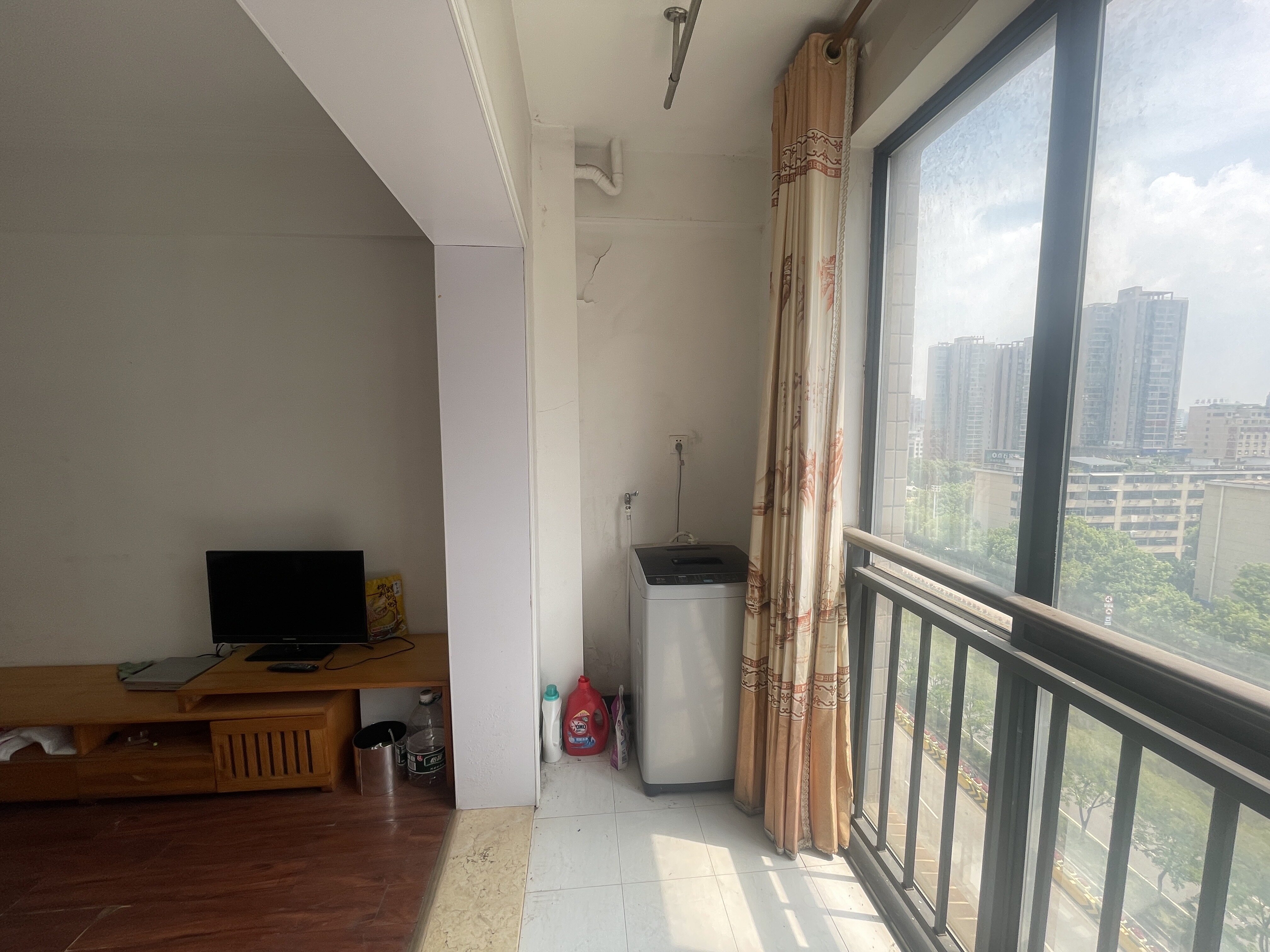 M国际 1室1厅1卫 1400.0元/月 M国际 1室1厅1卫 1400.0元/月室内图