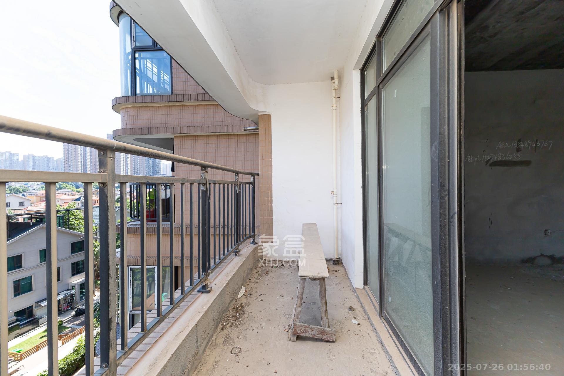 润和之悦（金泽园）  4室2厅2卫    72.0万阳台