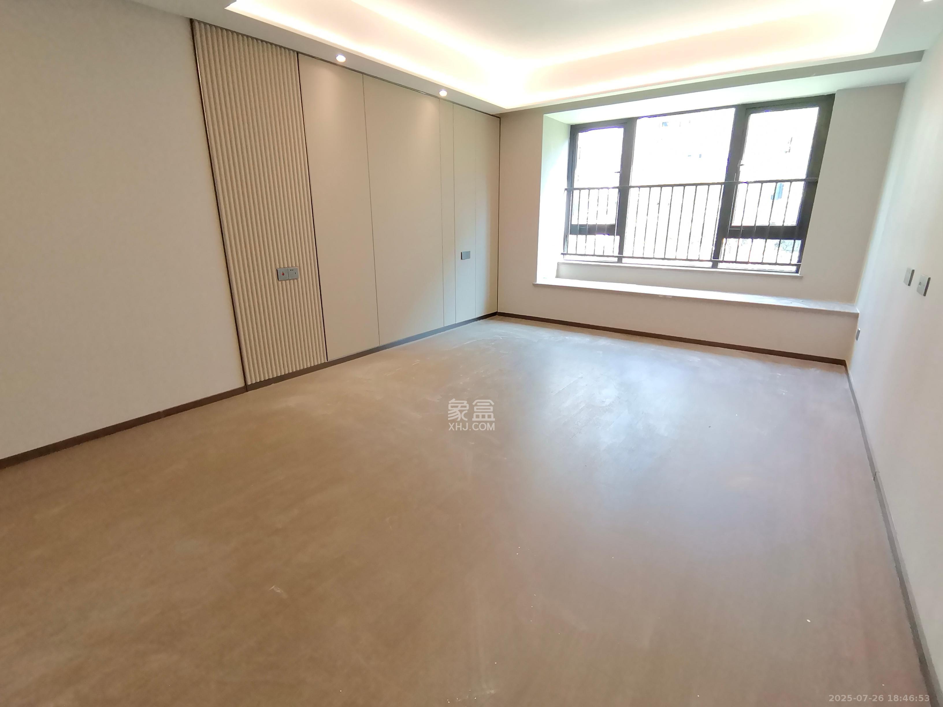 龙湖舜山府  4室2厅2卫    6000.0元/月室内图