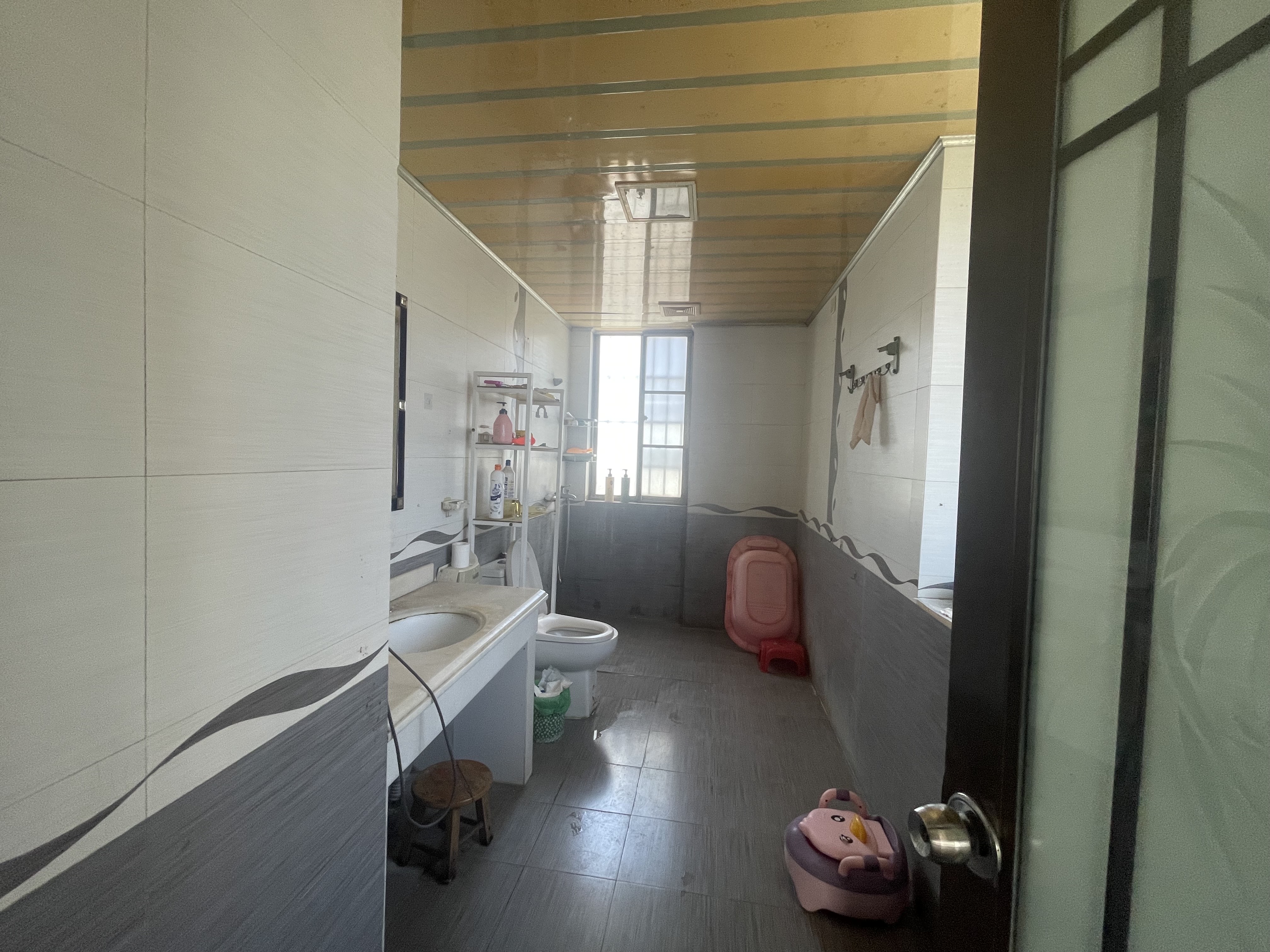 世代雅居  3室2厅2卫   3200.00元/月室内图