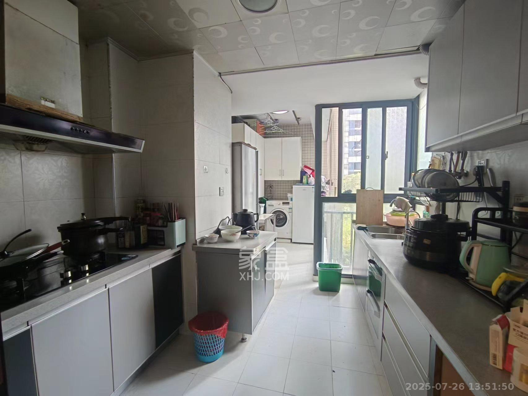 金麓国际 3室2厅2卫 3200.0元/月 金麓国际 3室2厅2卫 3200.0元/月室内图