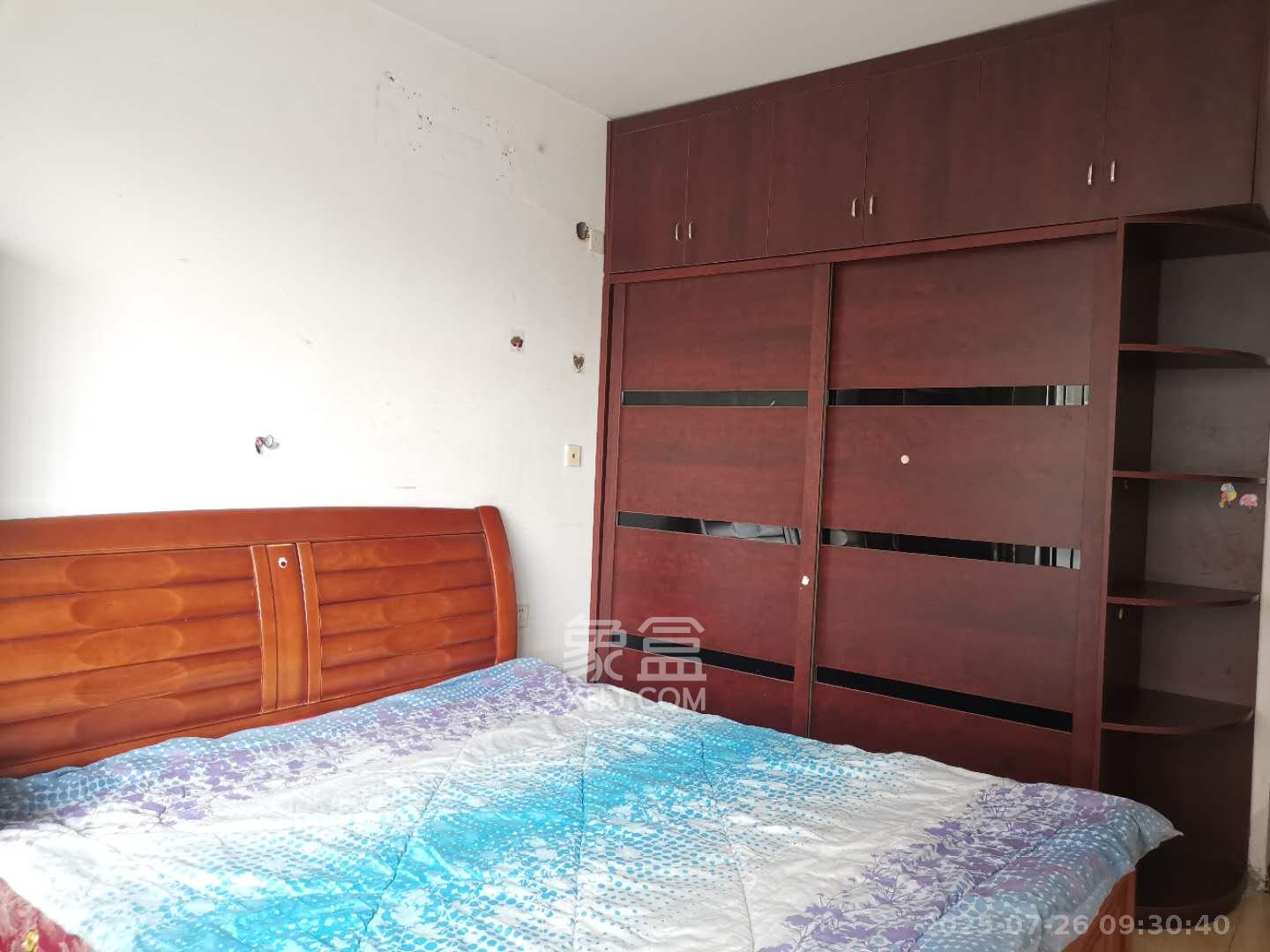 三一街区  3室2厅1卫    1300.0元/月室内图