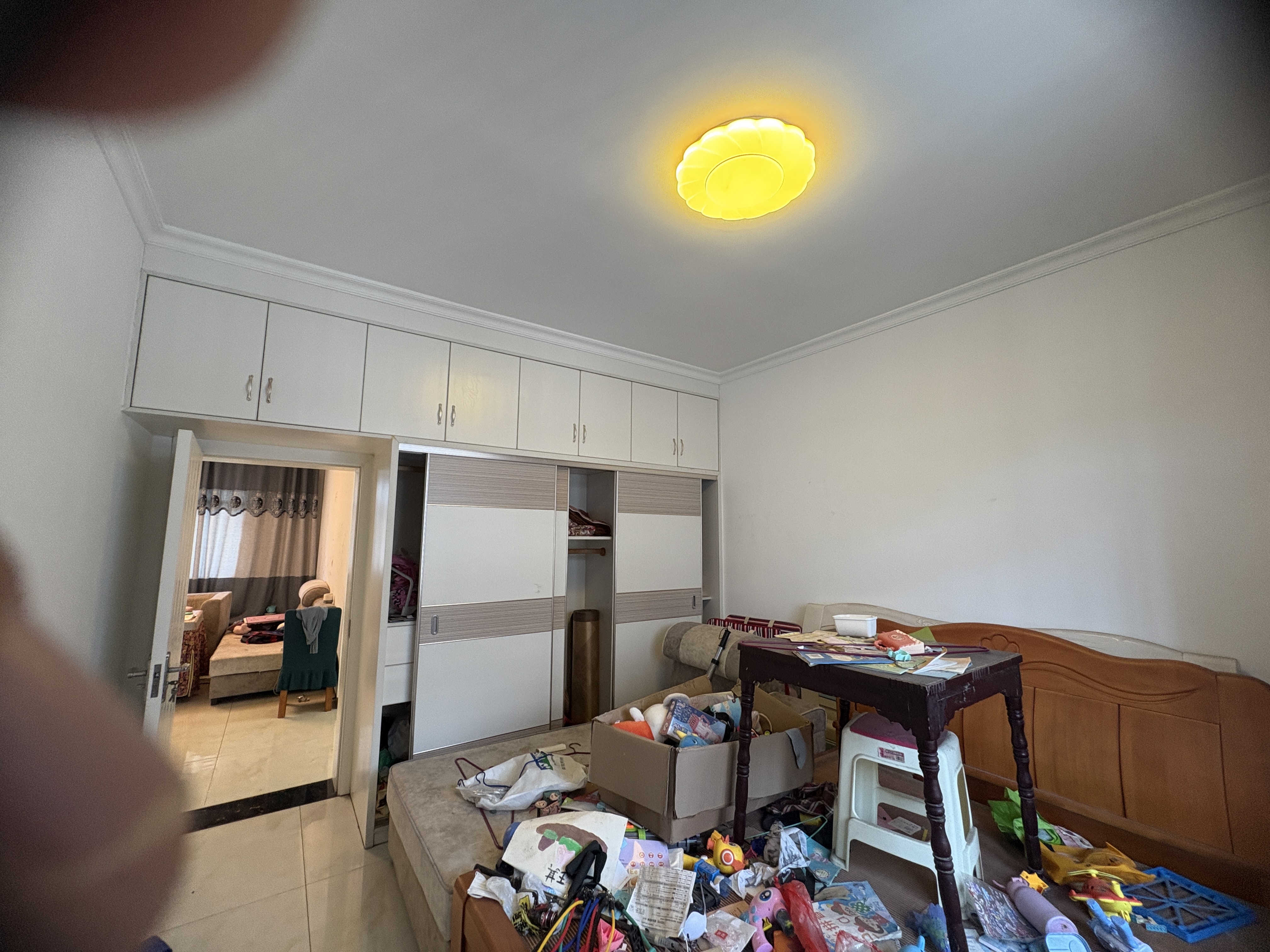 育财农贸市场（民营市场）  3室2厅1卫    38.0万卧室