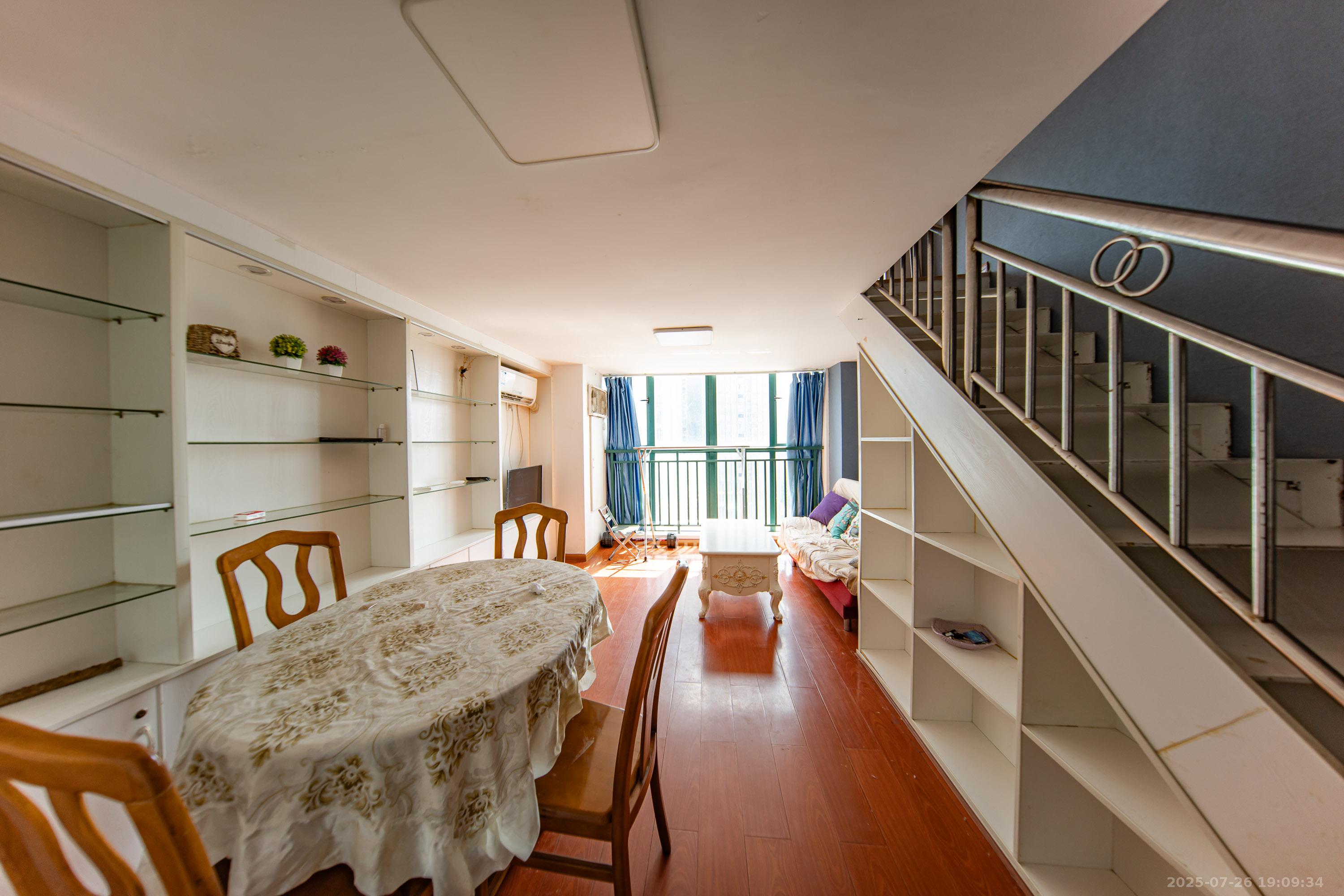 洋湖时代  1室1厅1卫    29.9万客厅