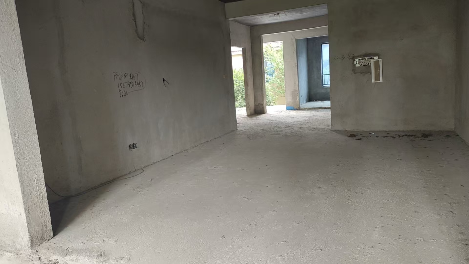 悦江山 4室2厅2卫 105.0万 悦江山 4室2厅2卫 105.0万客厅