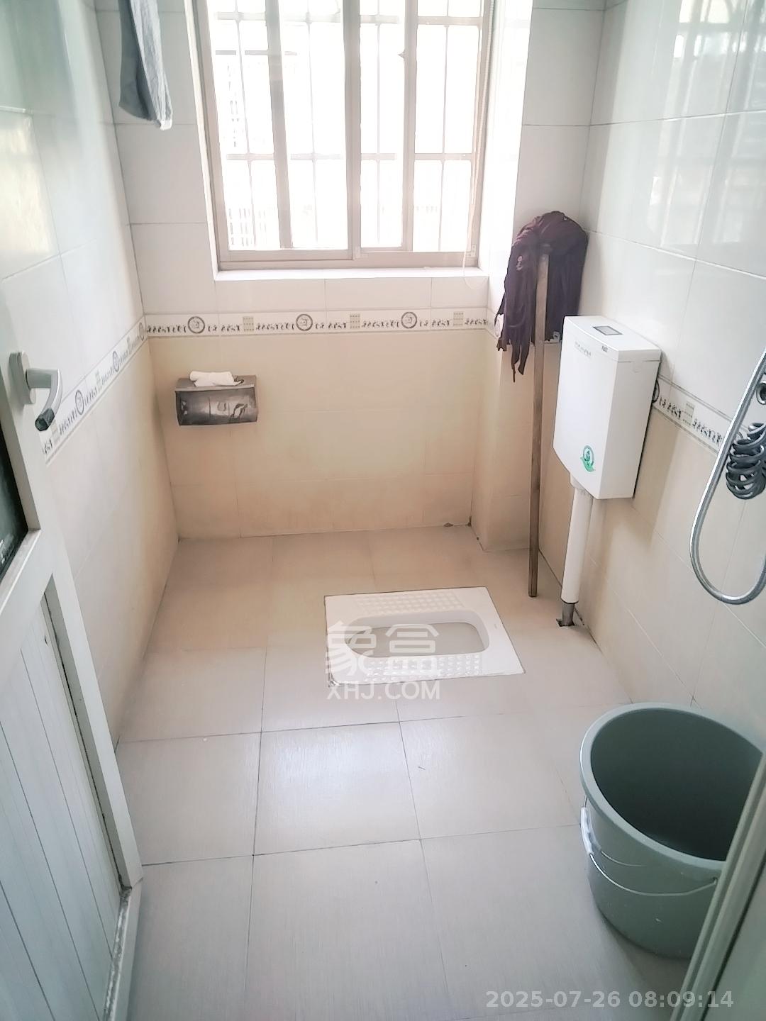 莲湖汽配城 4室2厅1卫 2500.0元/月 莲湖汽配城 4室2厅1卫 2500.0元/月室内图