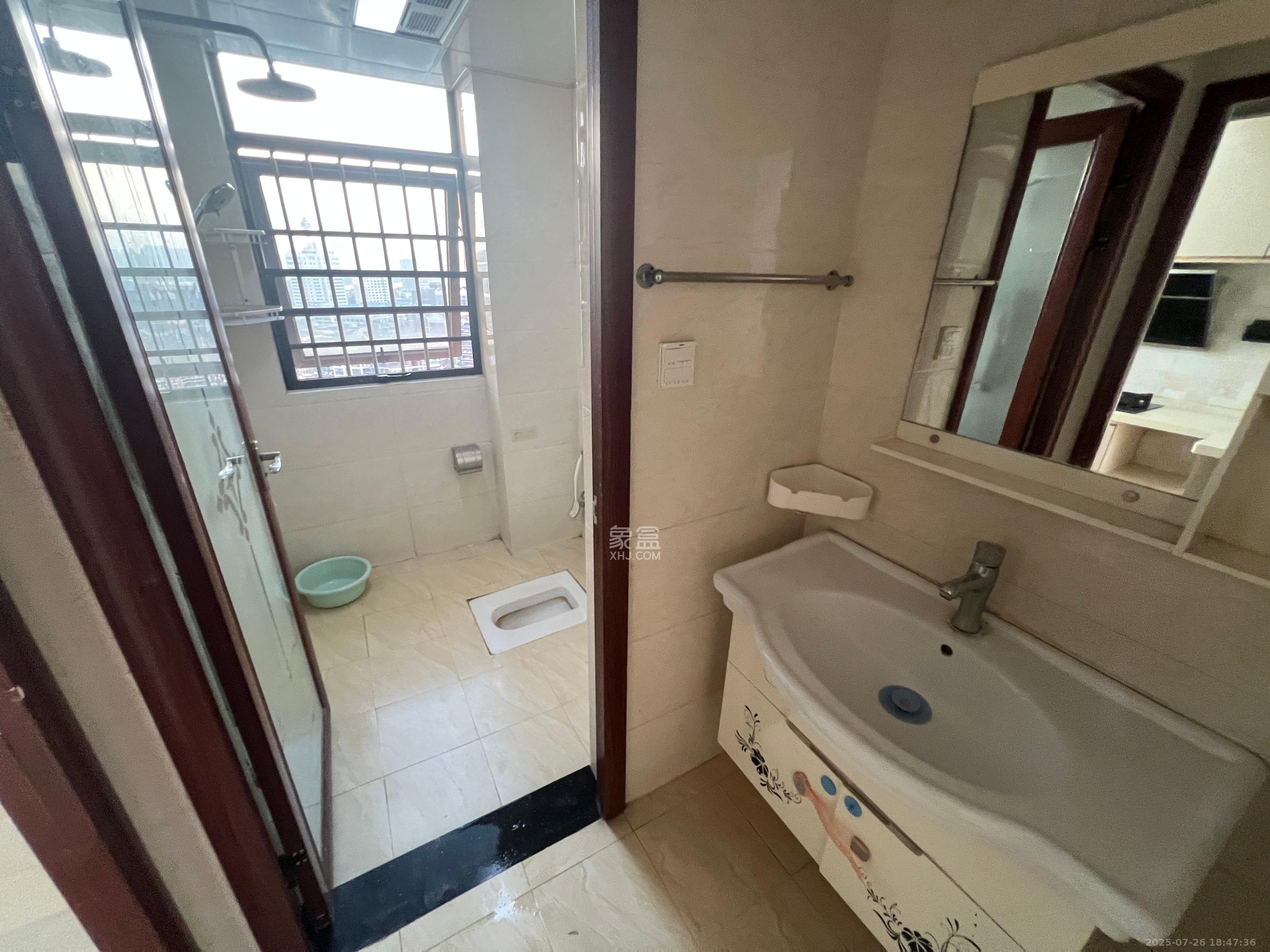 钱隆首府(福晟御园)  3室2厅2卫    3500.0元/月 钱隆首府(福晟御园)  3室2厅2卫    3500.0元/月室内图