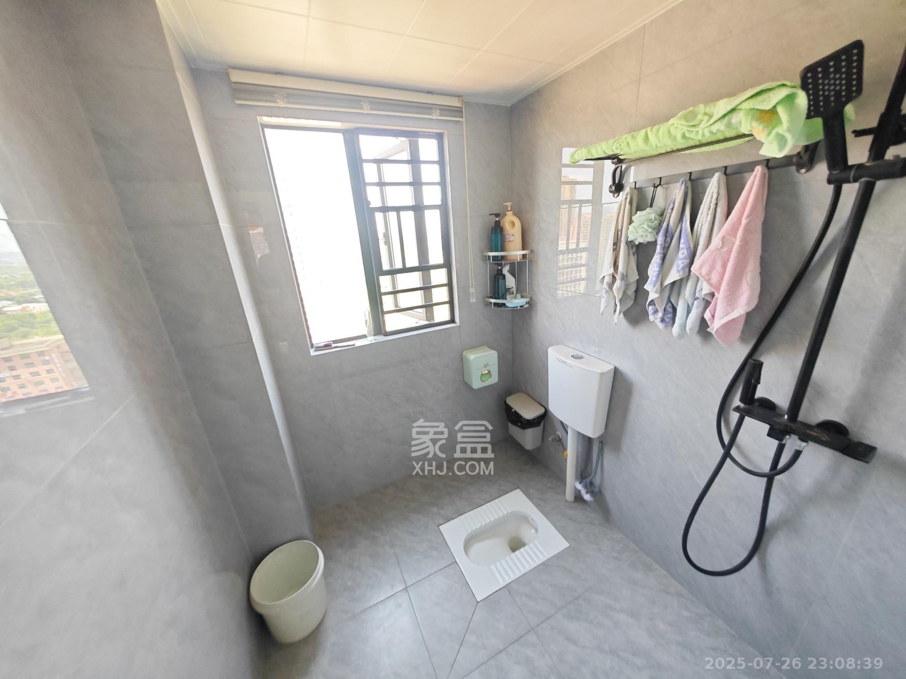 星发东宸花园 4室2厅2卫 111.8万 星发东宸花园 4室2厅2卫 111.8万卫生间