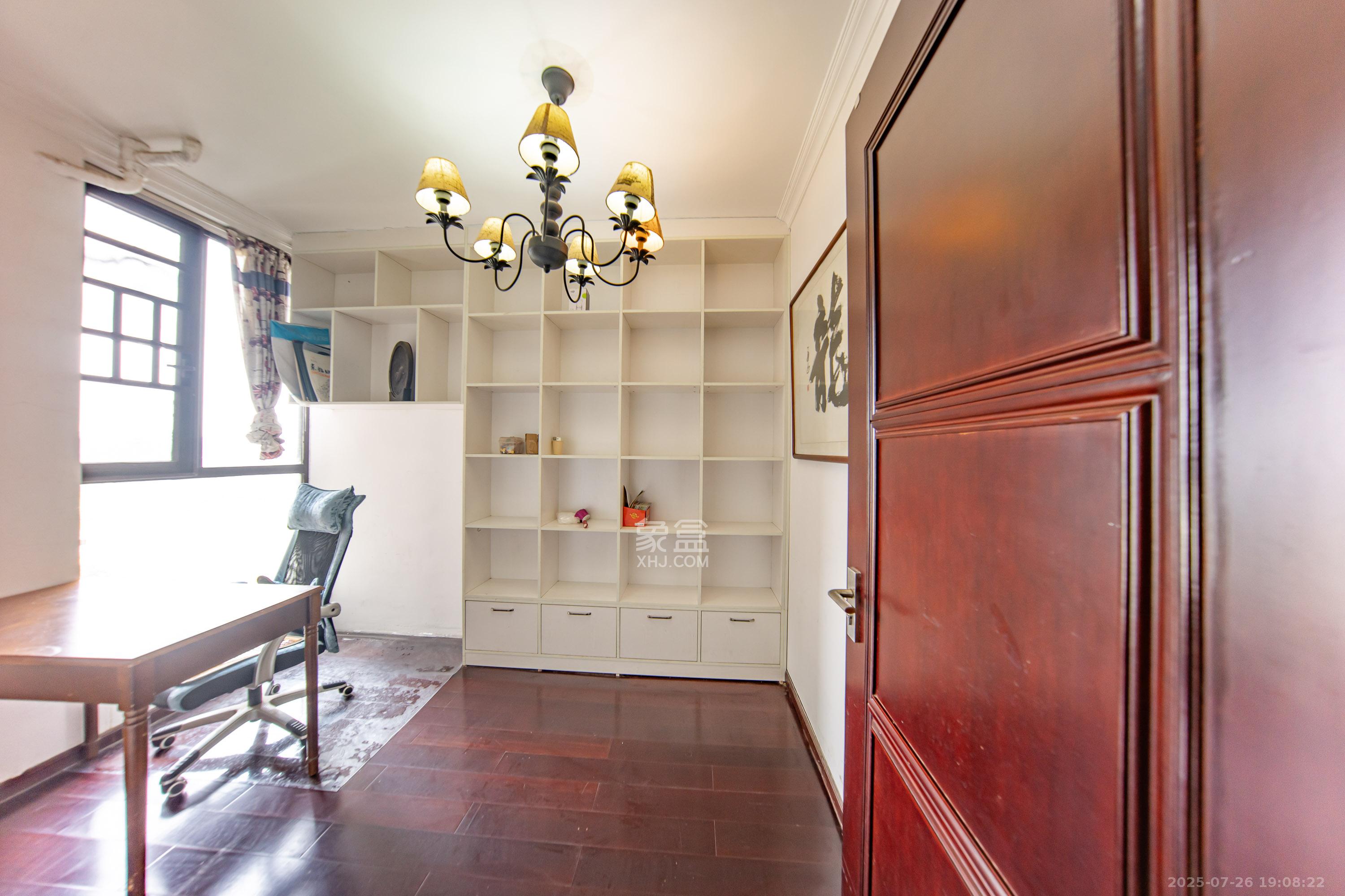 中海国际一期 3室2厅1卫 72.0万 中海国际一期 3室2厅1卫 72.0万卧室