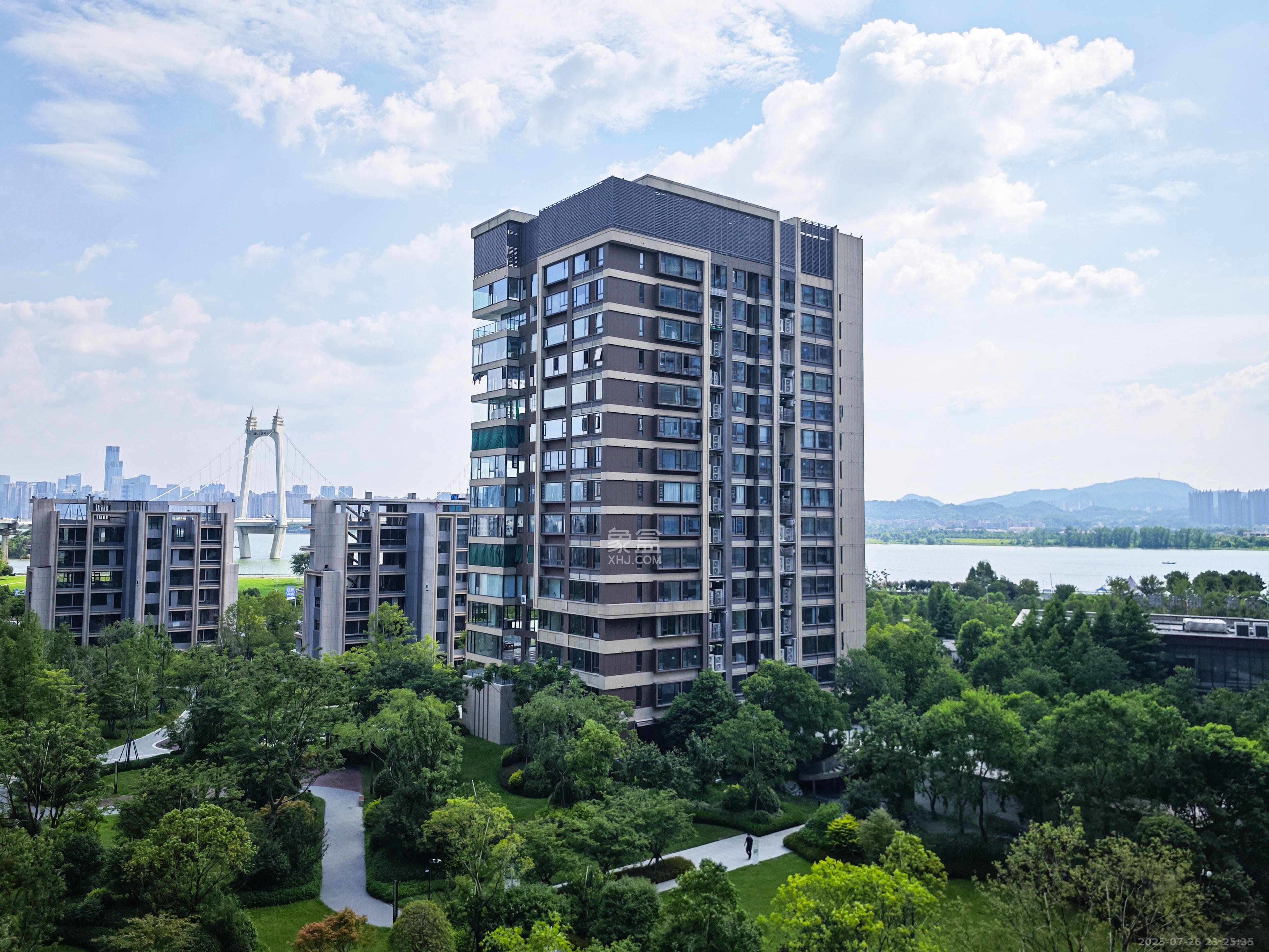 中欣楚天御府B区观澜  5室2厅2卫   490.00万其他
