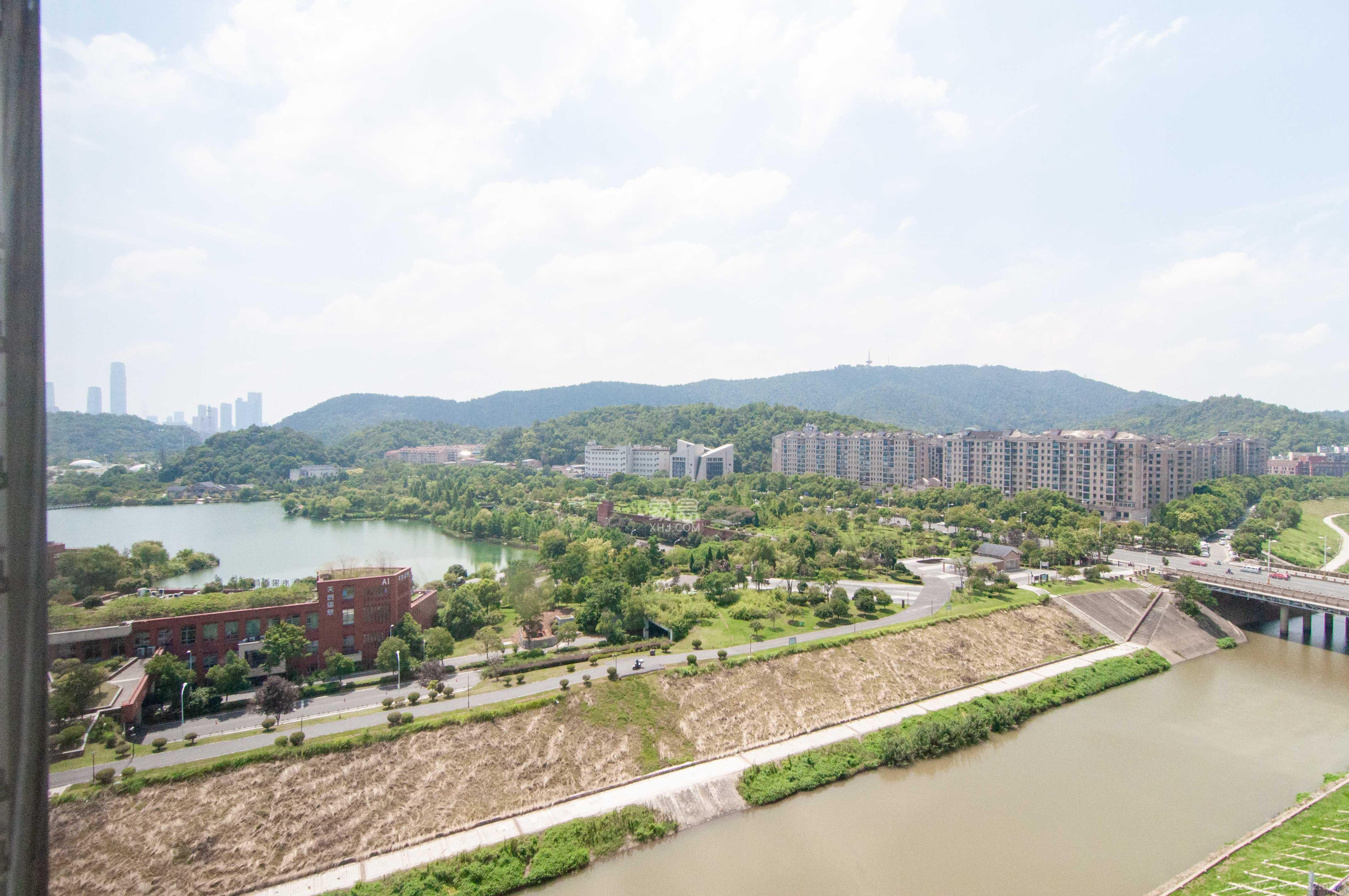 恩瑞御西湖  4室2厅2卫    245.0万其他