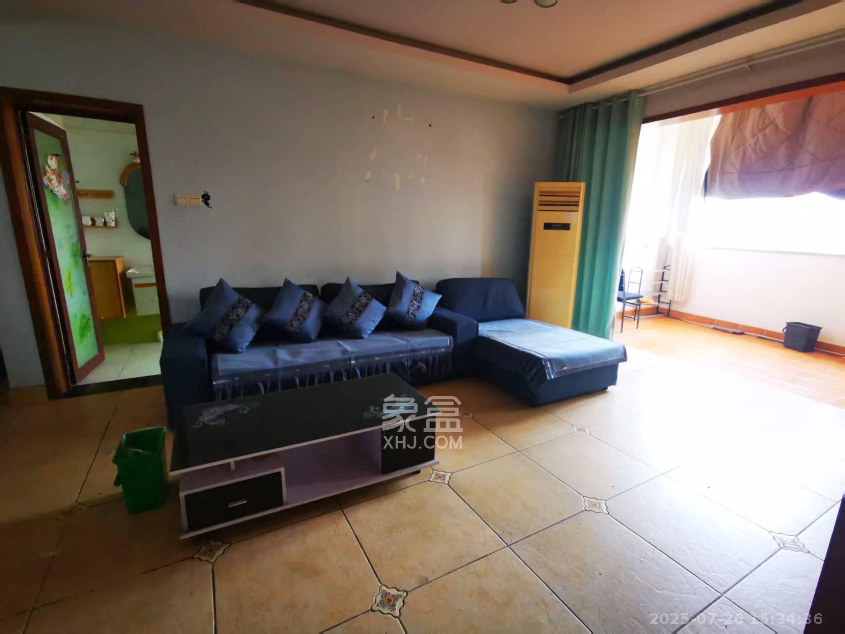 恒丰佳星园 3室2厅2卫 2600.0元/月 恒丰佳星园 3室2厅2卫 2600.0元/月室内图