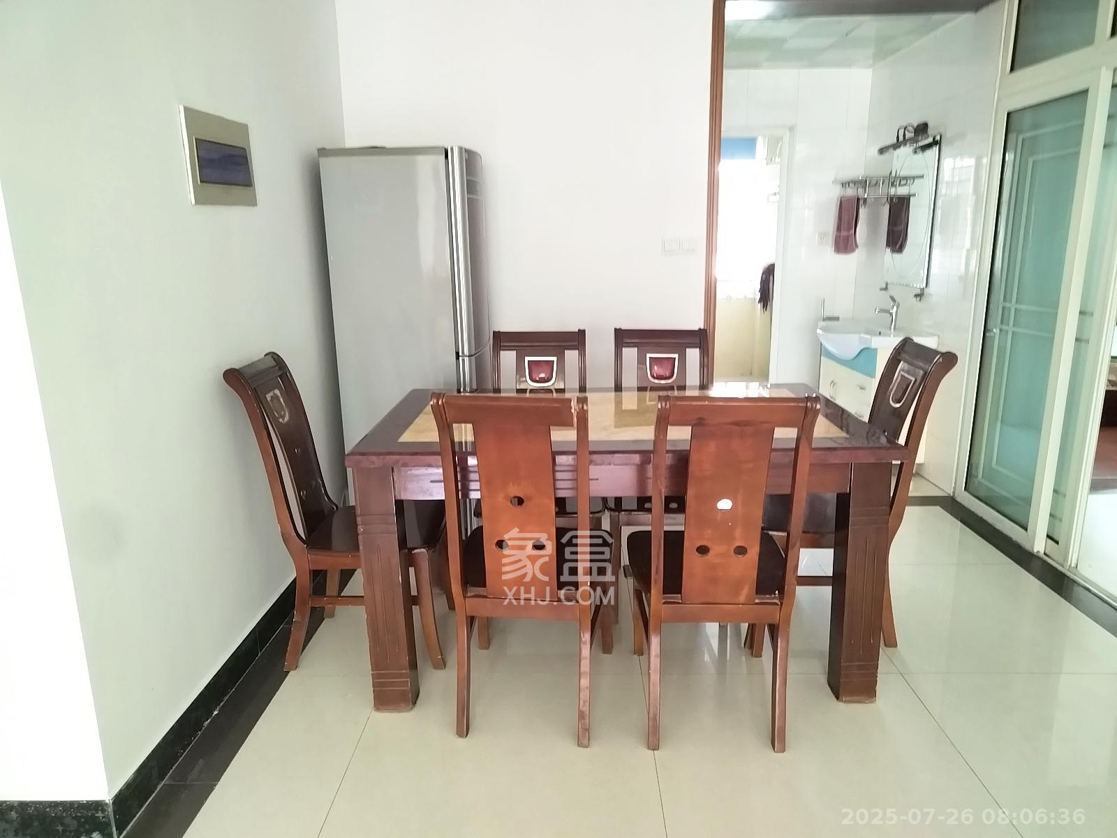 莲湖汽配城  4室2厅1卫    2500.0元/月室内图