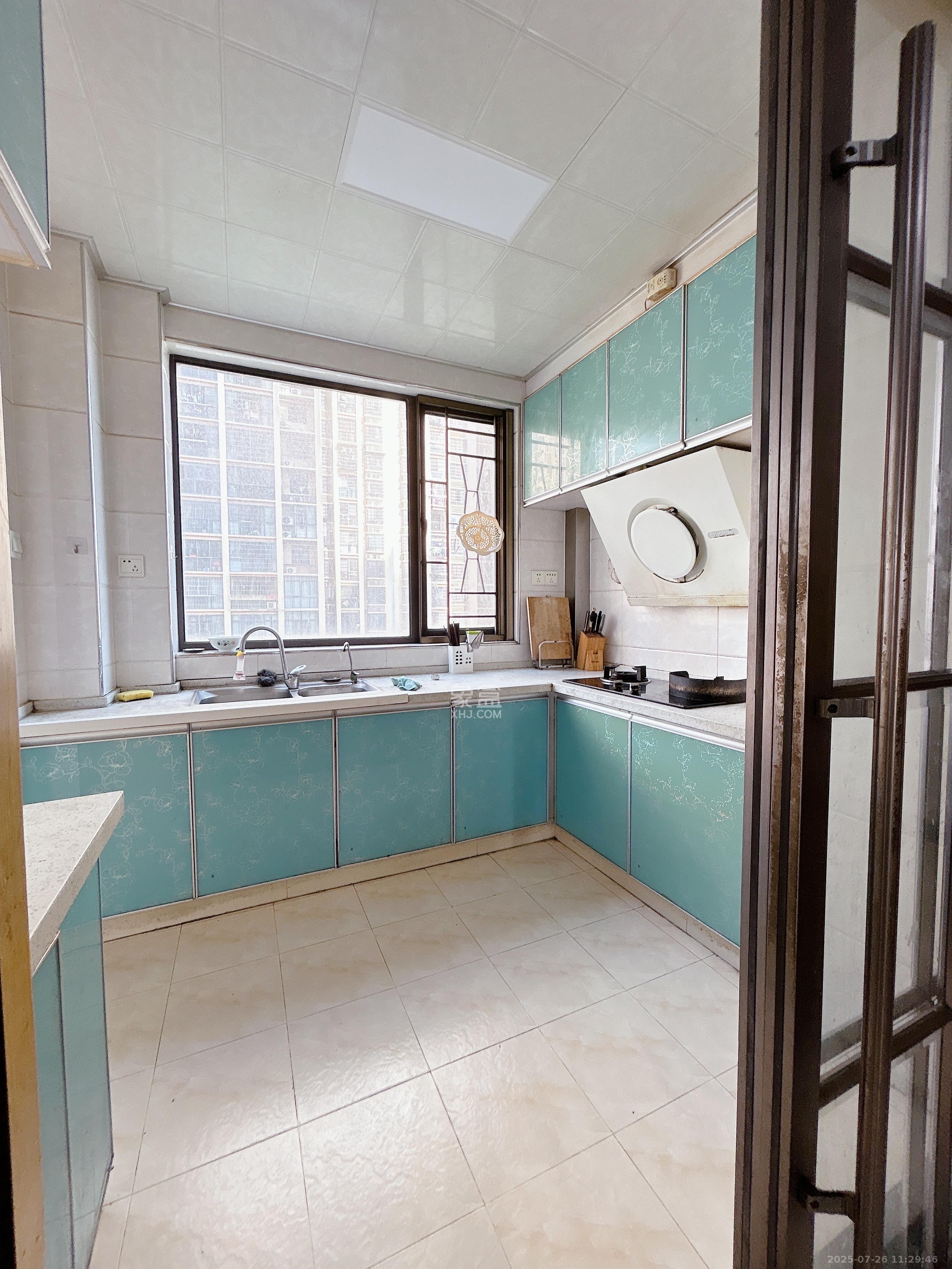 旭辉华庭  3室2厅2卫    1800.0元/月室内图