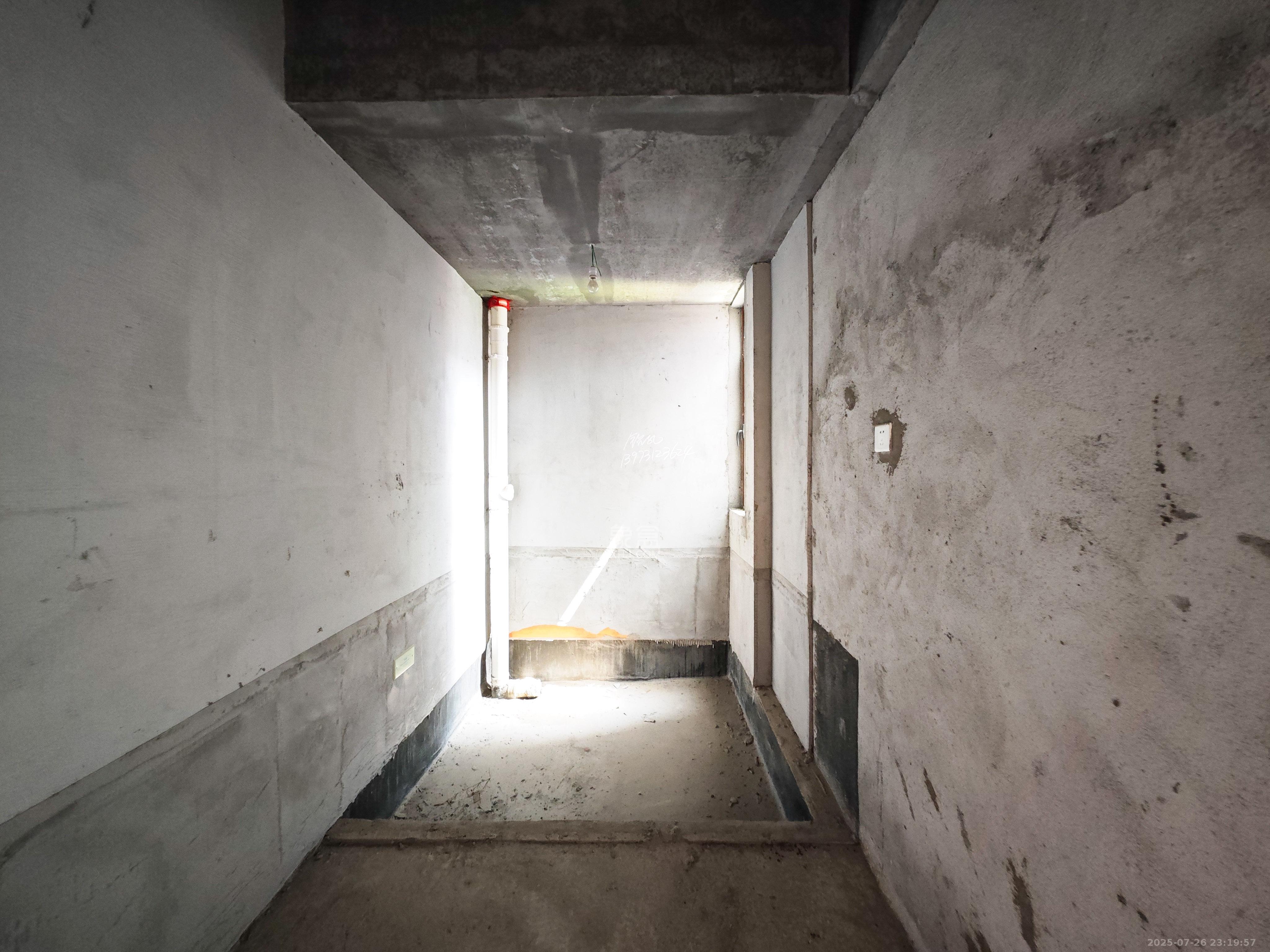 顺天御岭 4室2厅2卫 110.0万 顺天御岭 4室2厅2卫 110.0万卫生间