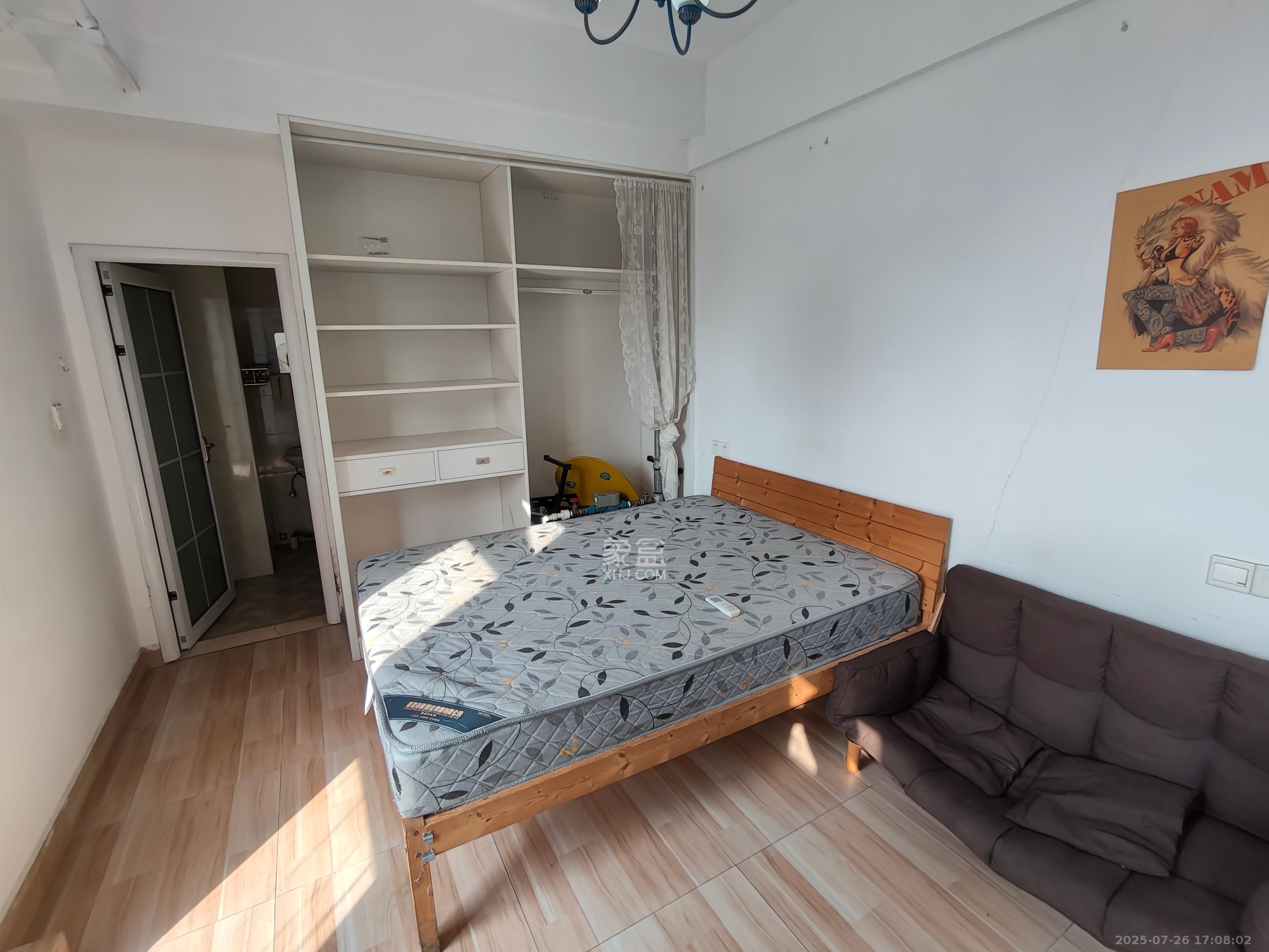 新世界广场 1室0厅1卫 1300.0元/月 新世界广场 1室0厅1卫 1300.0元/月室内图