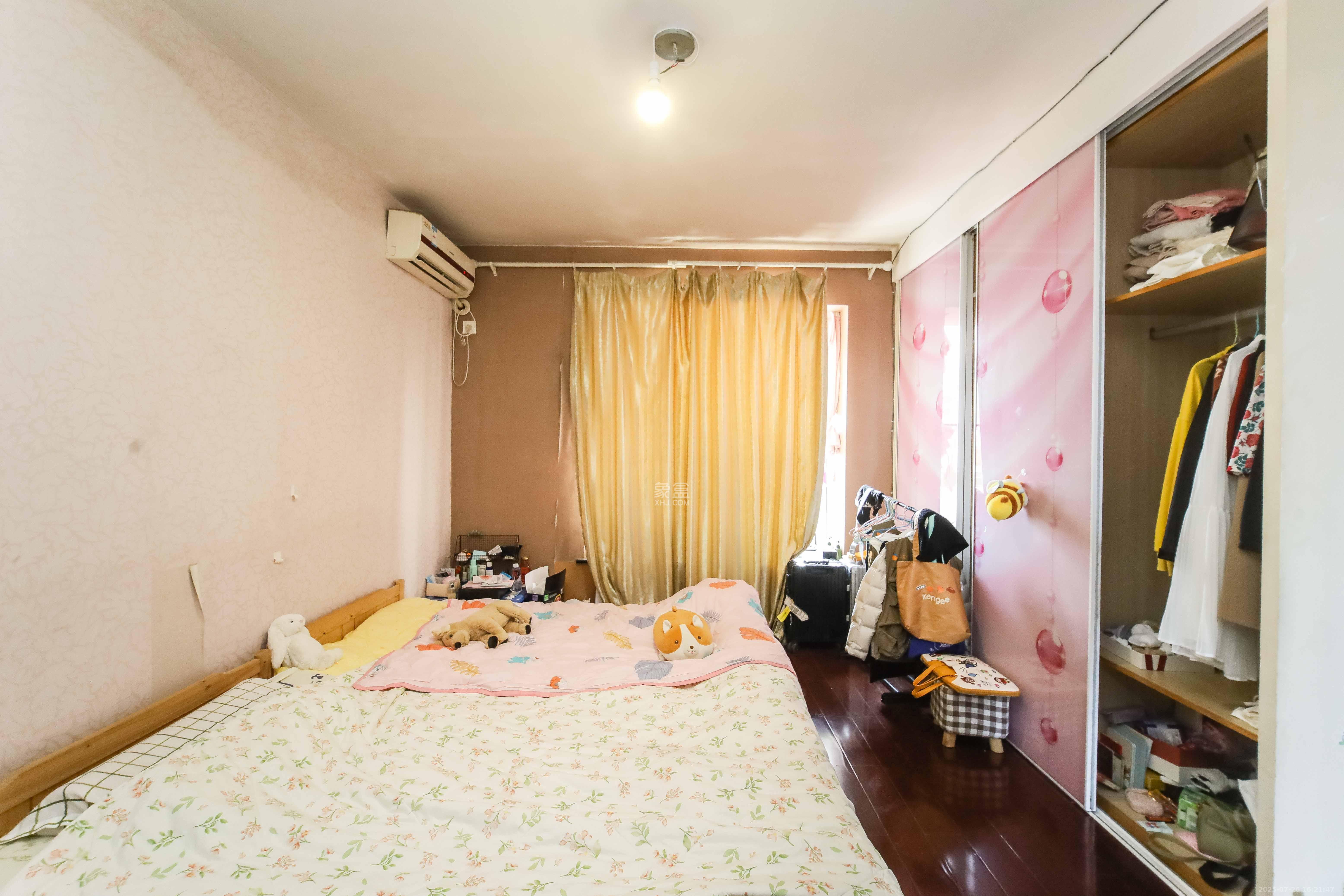 高桥现代商贸城 3室2厅2卫 79.8万 高桥现代商贸城 3室2厅2卫 79.8万卧室