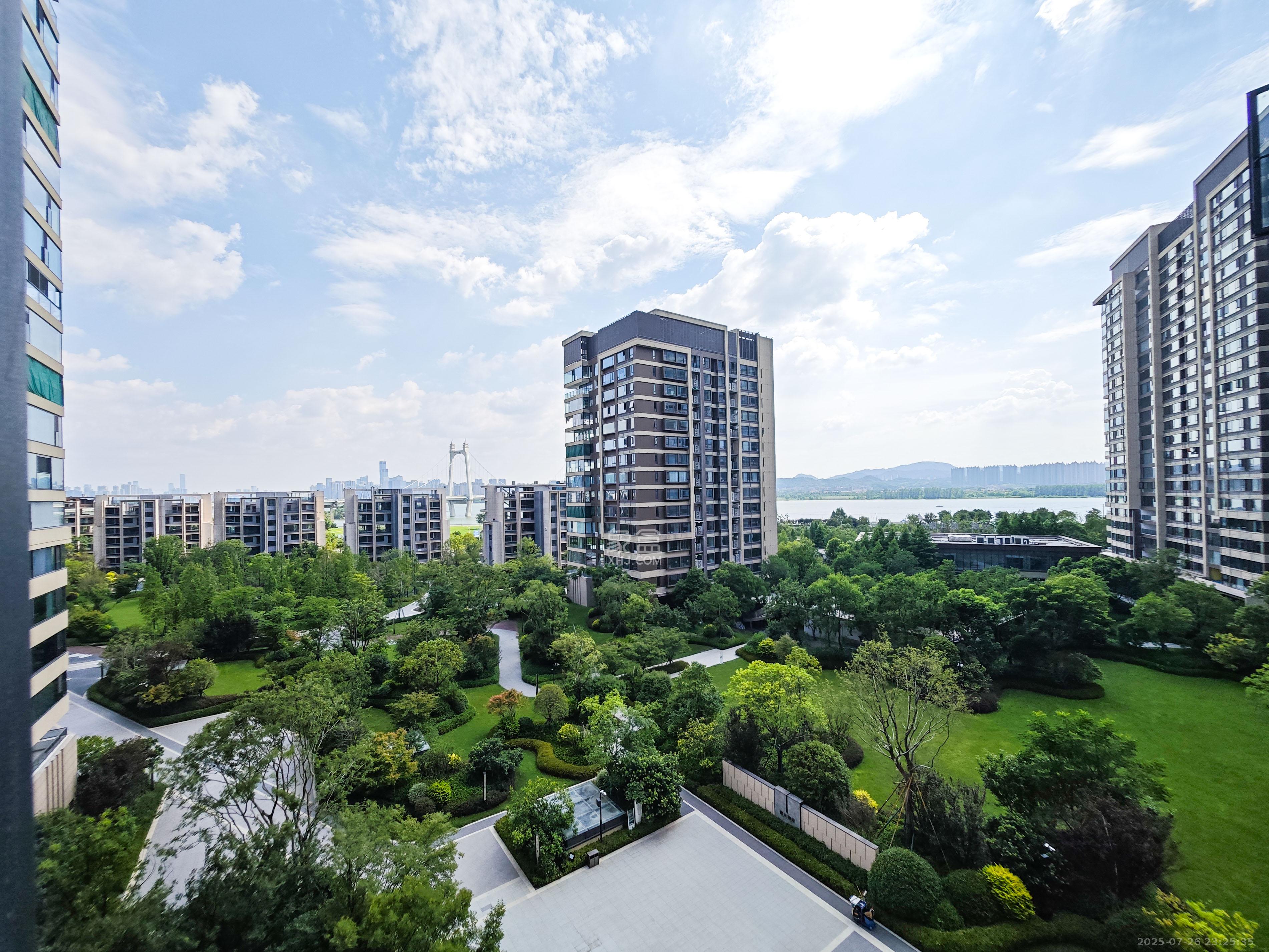 中欣楚天御府B区观澜  5室2厅2卫   490.00万其他