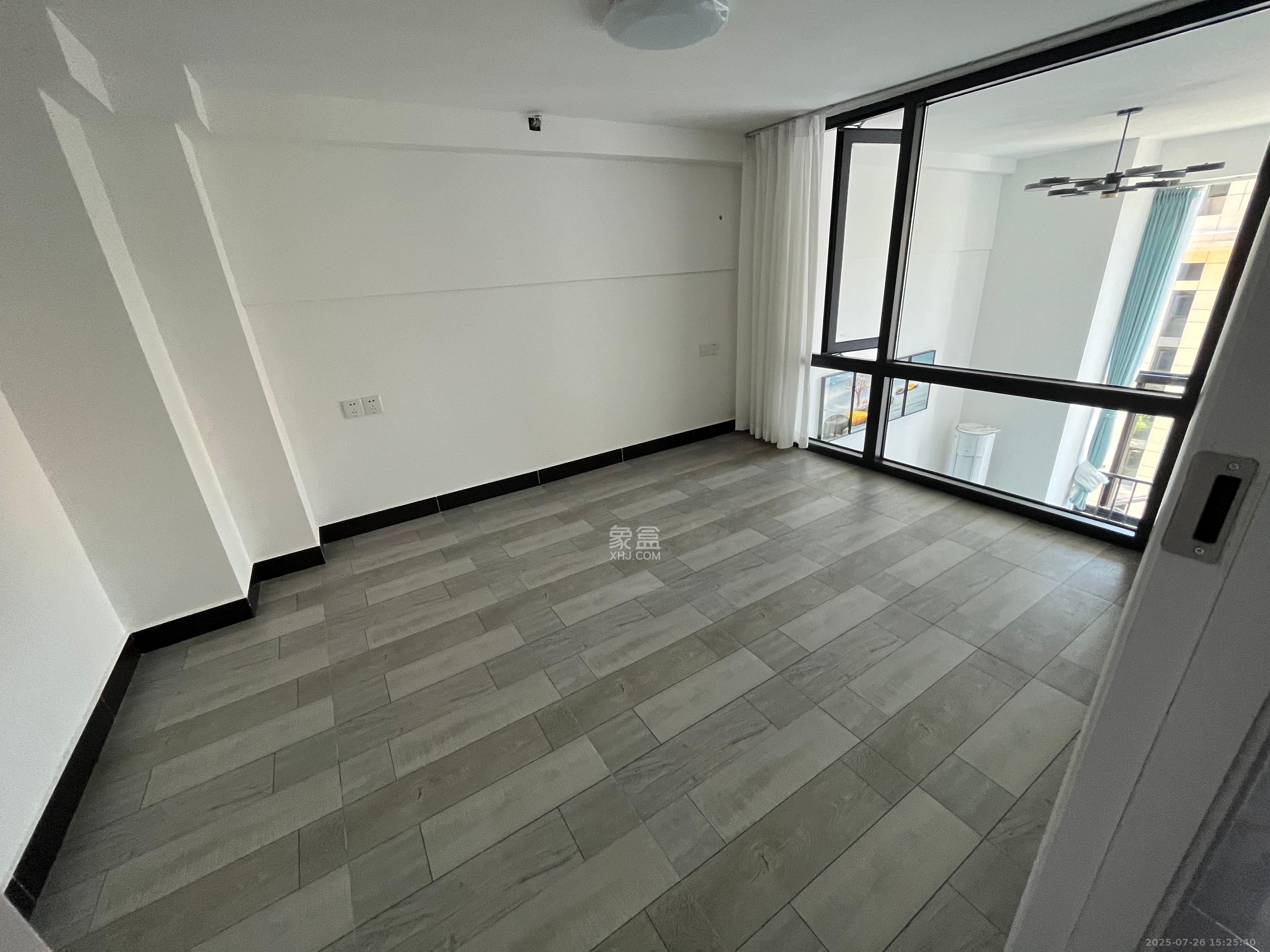 万科金色麦田  3室2厅2卫    2300.0元/月室内图