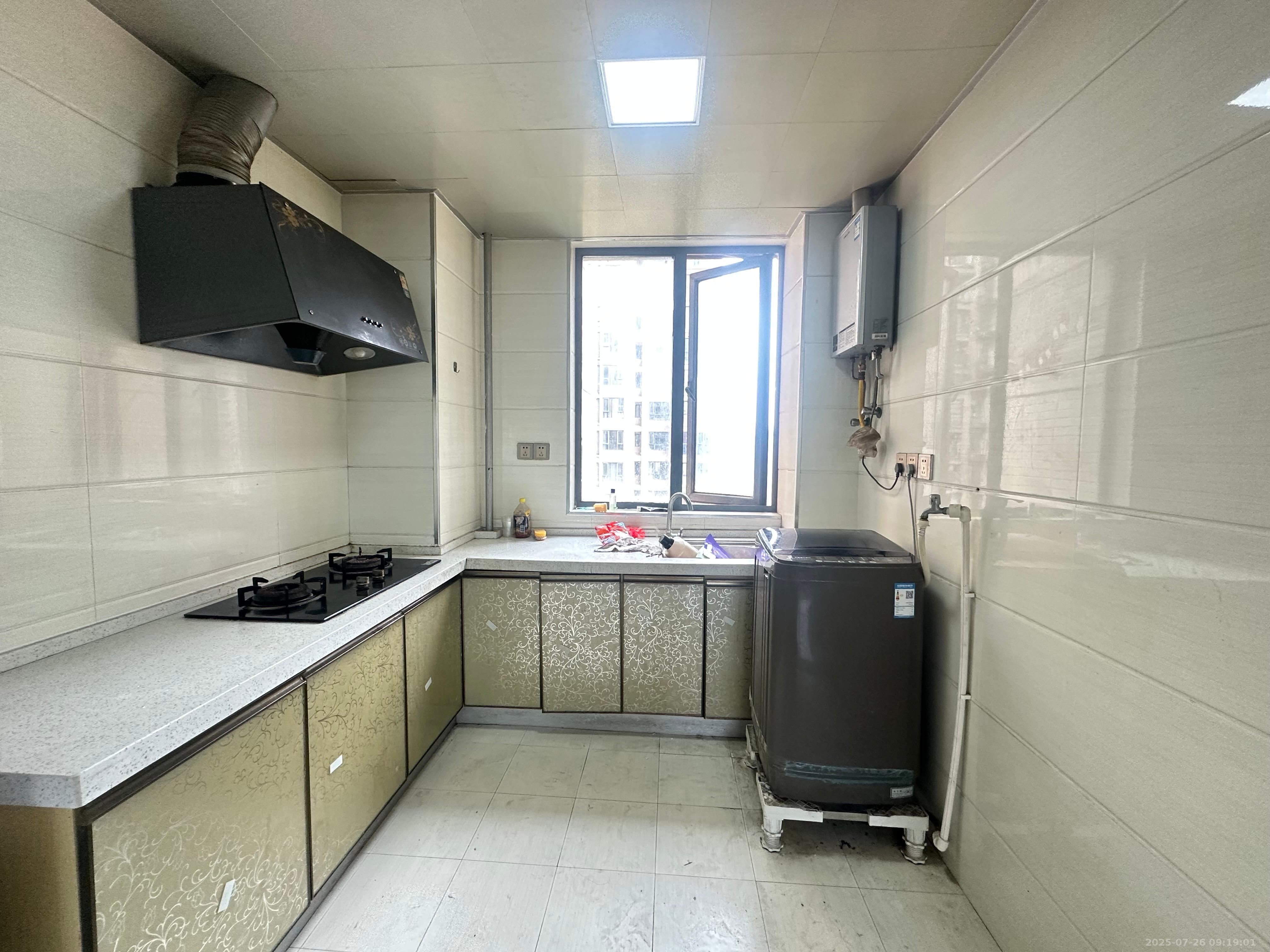 荣盛花语馨苑 1室2厅1卫 2400.0元/月 荣盛花语馨苑 1室2厅1卫 2400.0元/月室内图