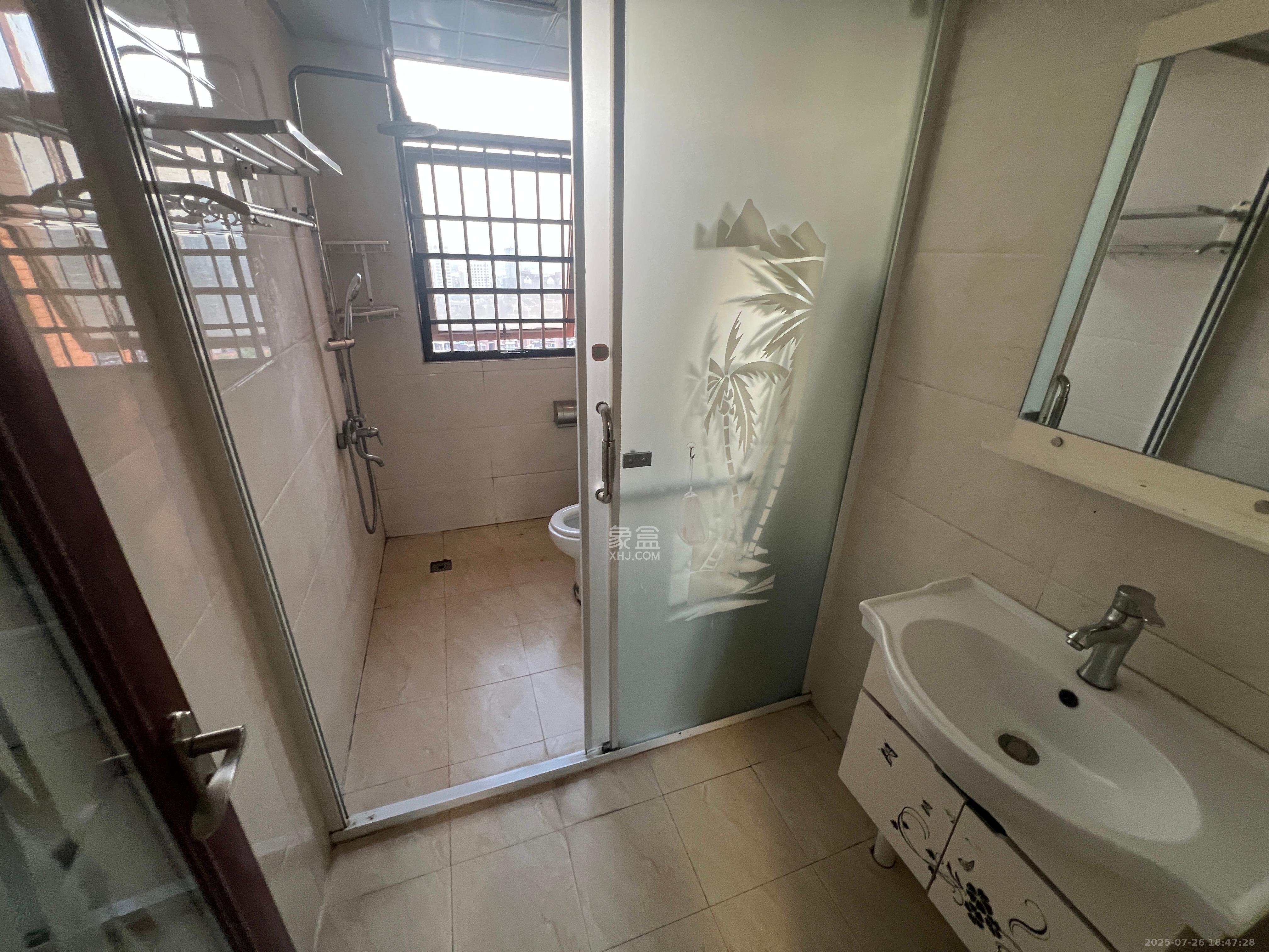 钱隆首府(福晟御园)  3室2厅2卫    3500.0元/月 钱隆首府(福晟御园)  3室2厅2卫    3500.0元/月室内图